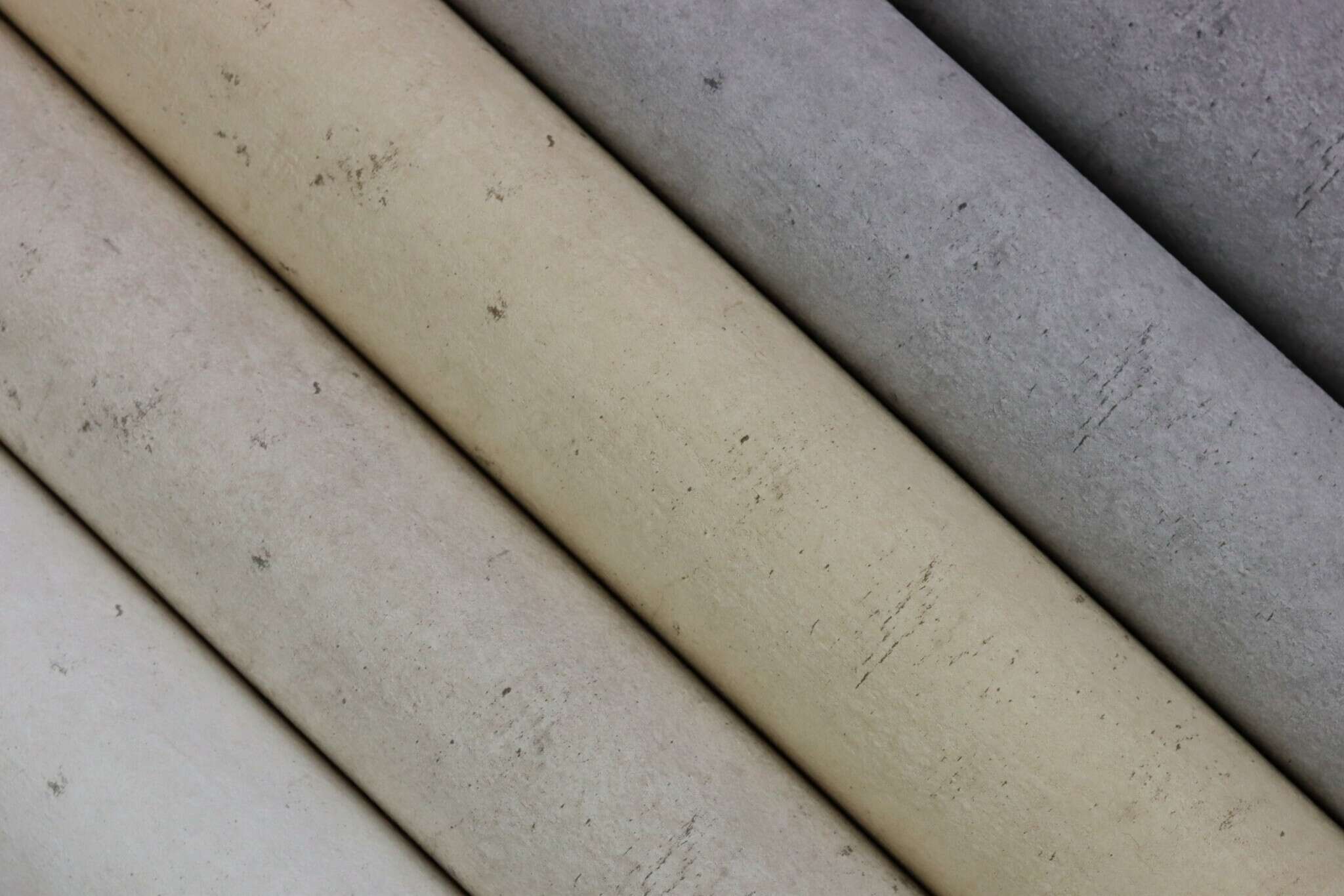 10-520828 Detailaufnahmen 1 Detailed image of Single-colour wallpaper with concrete look