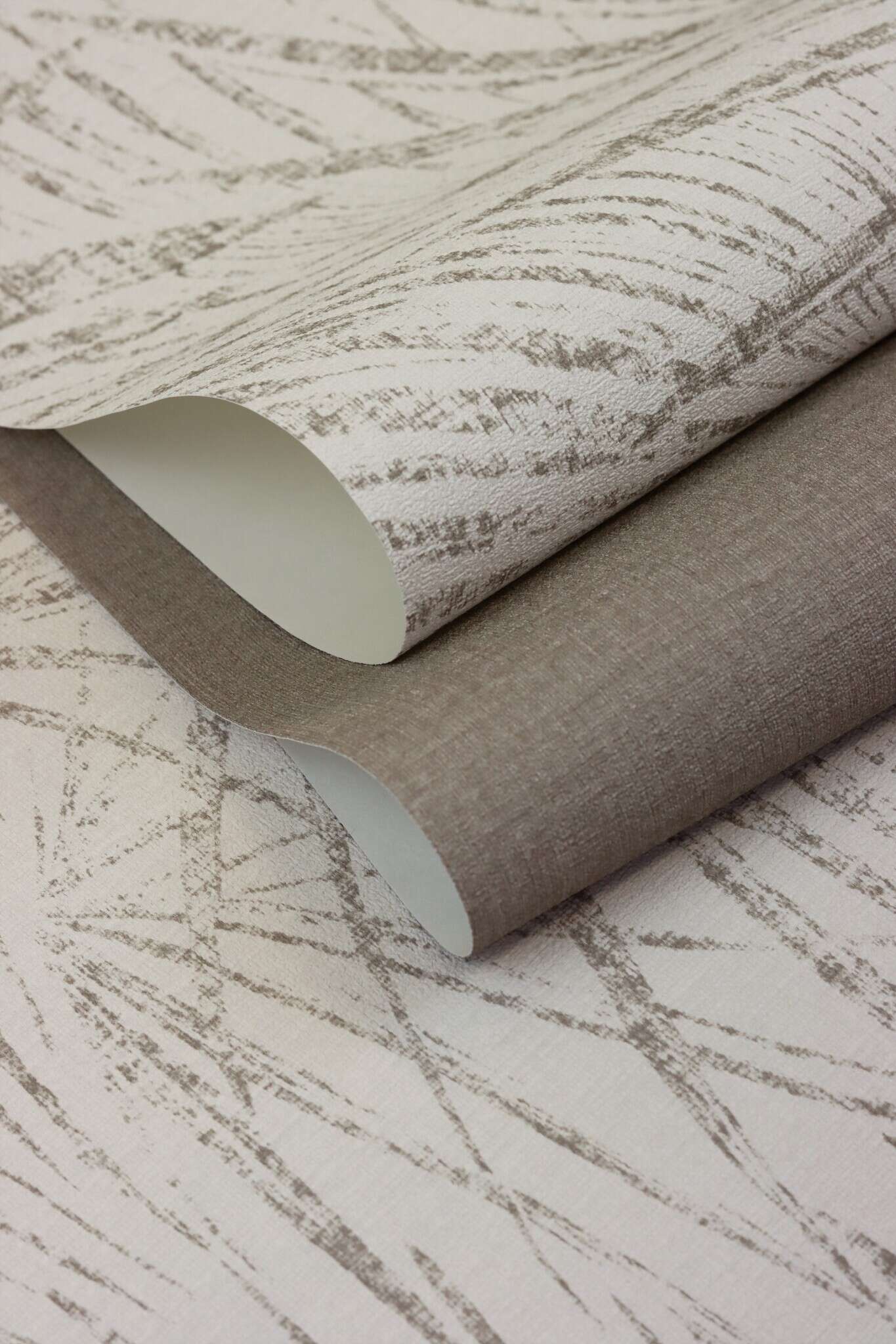 10-555721 Detailaufnahmen 13 Detailbild von Tapete mit gezeichneten Palmwedeln im Shabby Chic