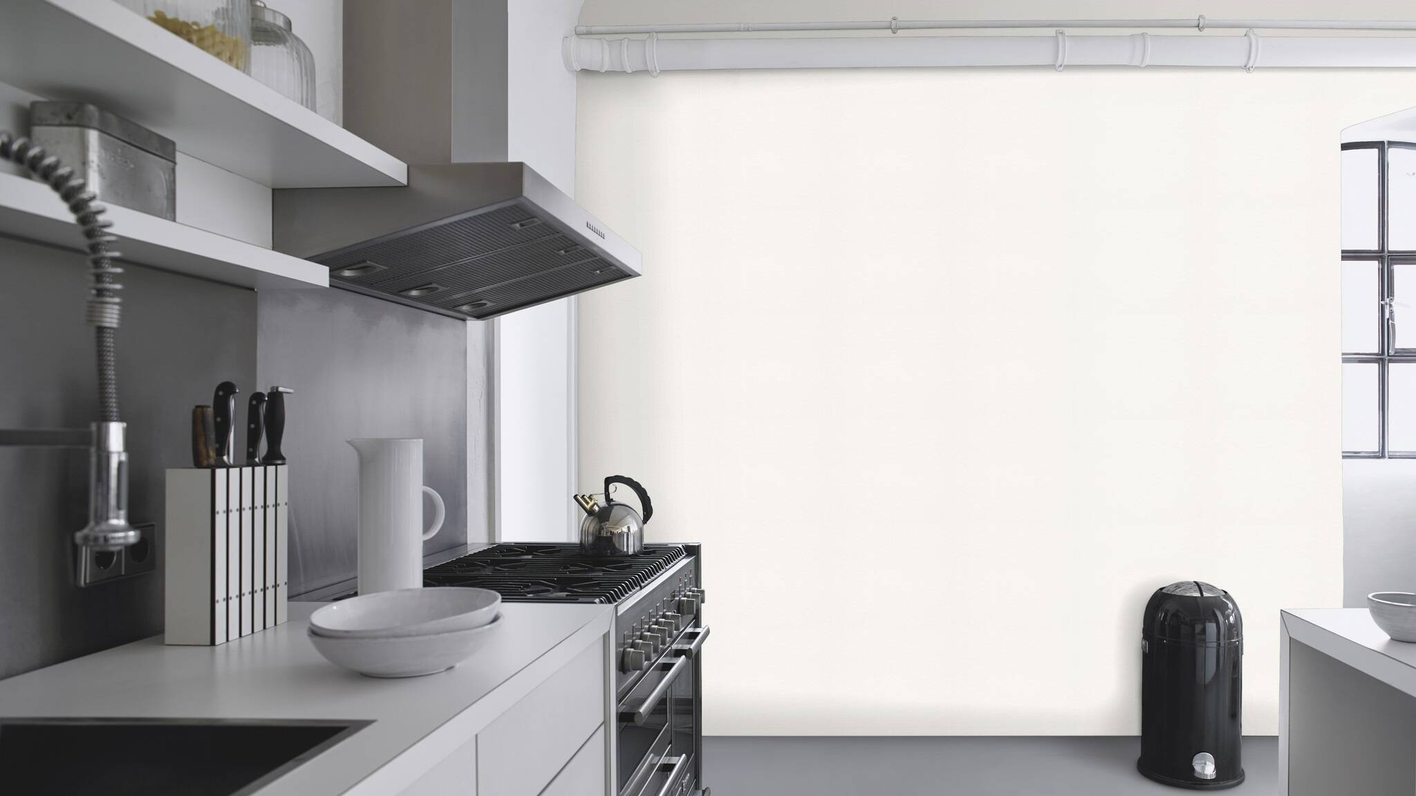 10-167009 Raumsituationen 5 Room with Plain wallpaper: Waste paper non-woven in white
