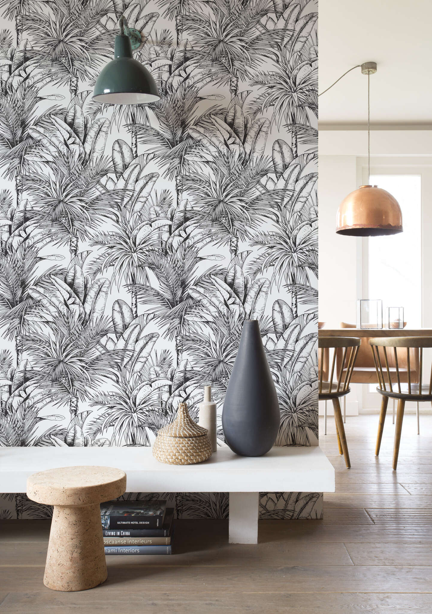 10-478013 Raumsituationen 3 Room with Detailed plant illustration with palm trees and exotic foliage in black and white lines