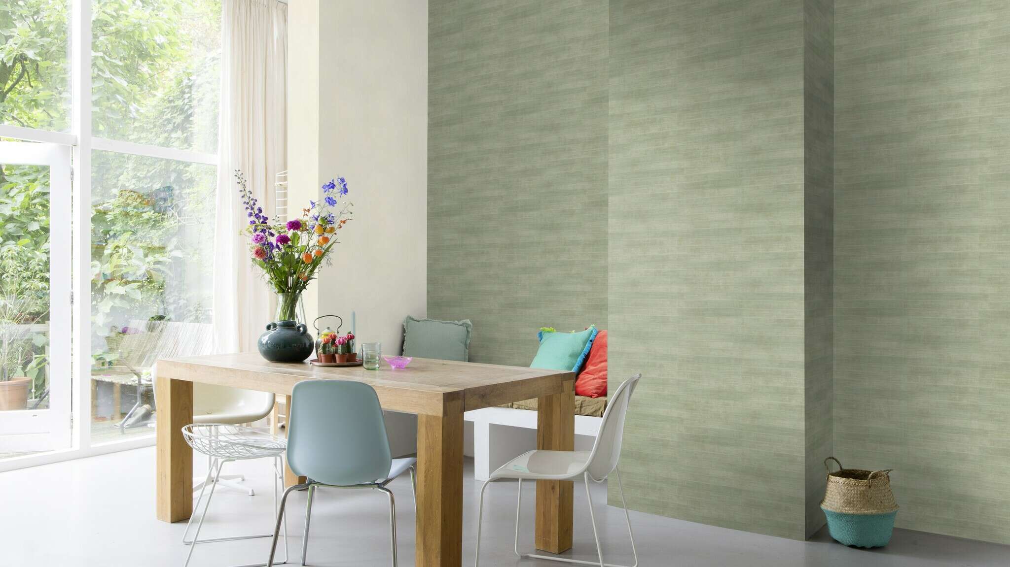 10-418484 Raumsituationen 2 Leather-look non-woven wallpaper in light green 418484