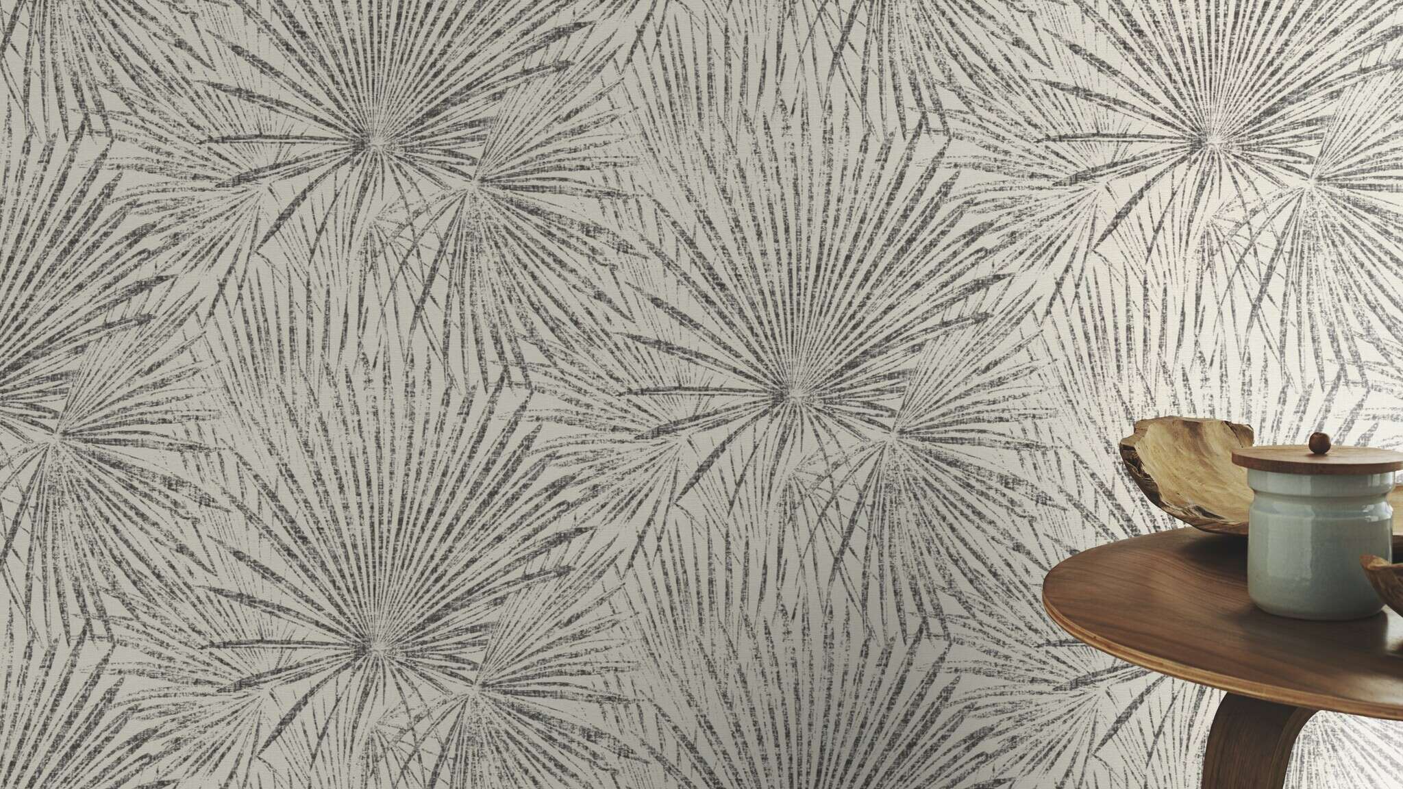10-555738 Raumsituationen 2 Room with Wallpaper with drawn palm fronds in shabby chic style