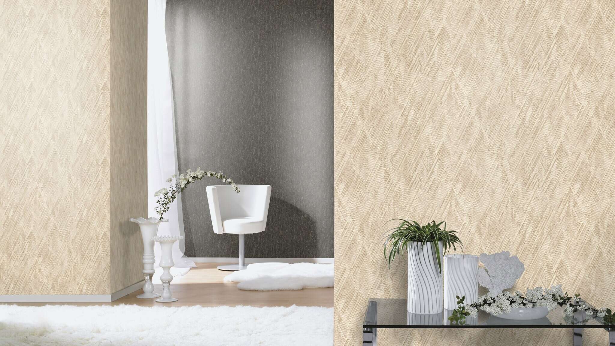 10-844269 Raumsituationen 4 Une chambre avec Papier peint avec triangles graphiques et texture verticale fine