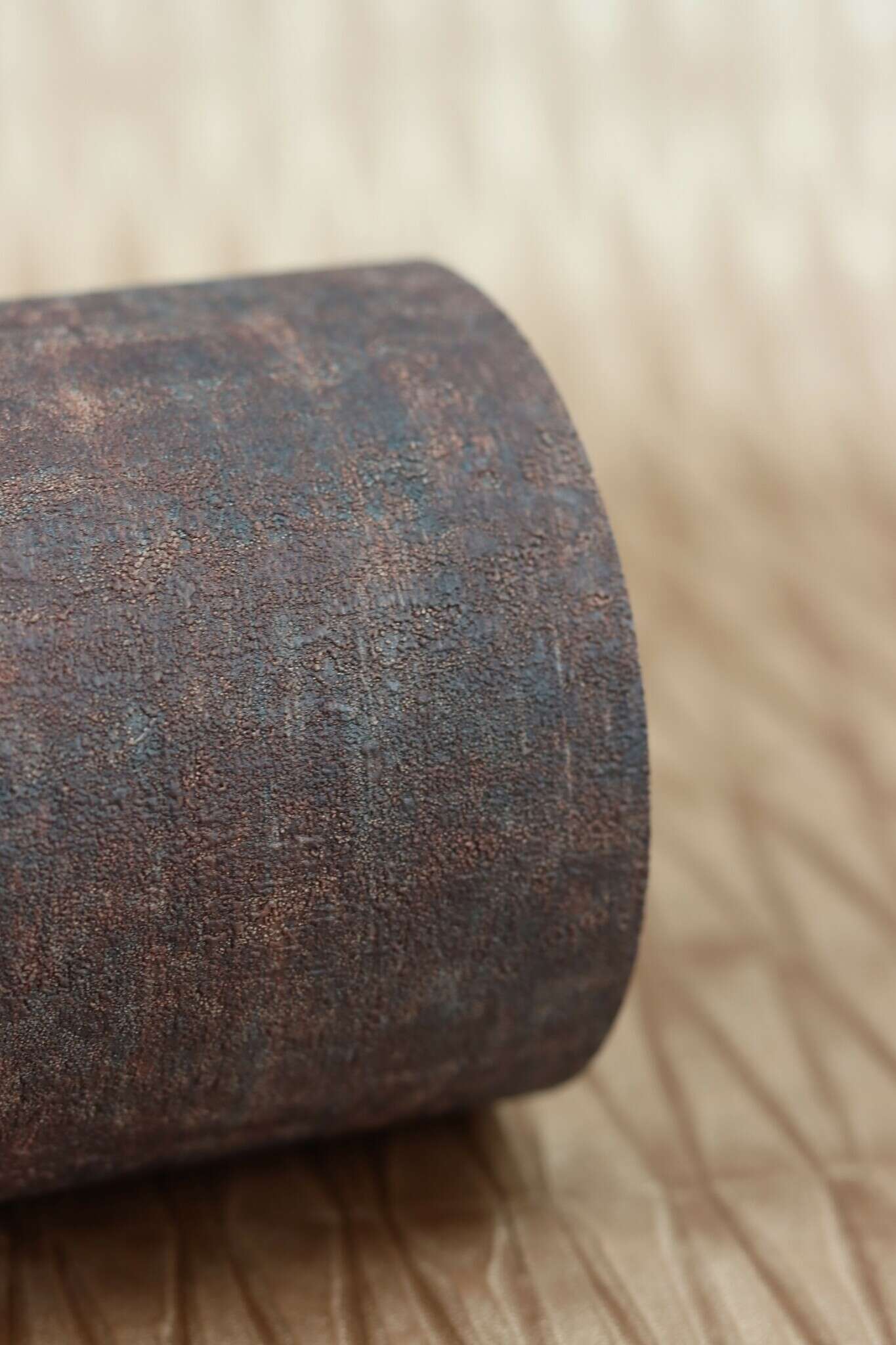10-428445 Detailaufnahmen 12 Non-woven wallpaper in brown-copper brown Selection 428445