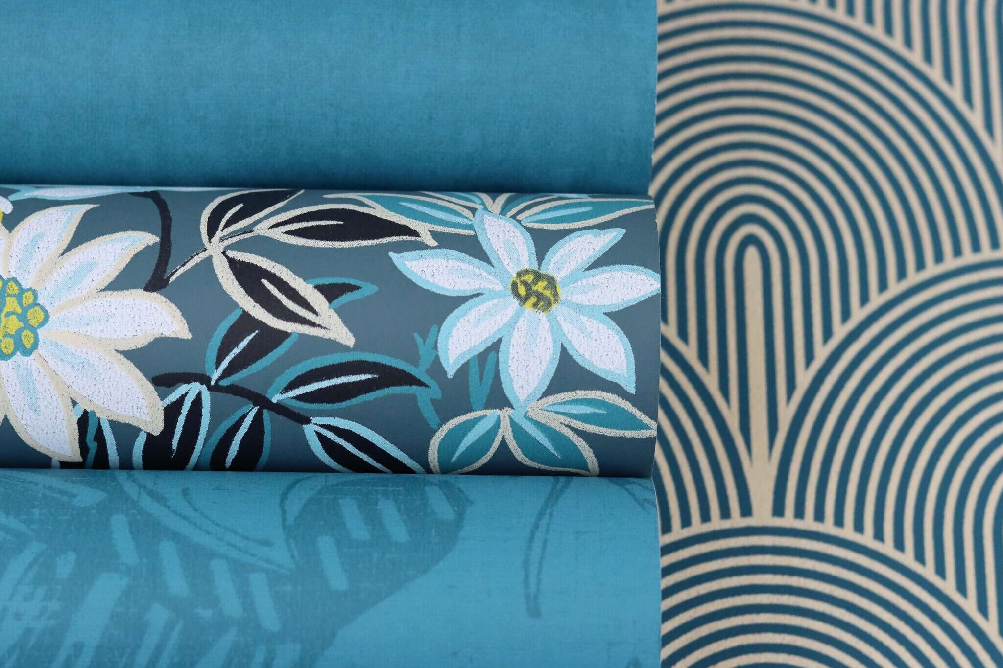 10-553079 Detailaufnahmen 7 Leaves non-woven wallpaper in petrol 553079