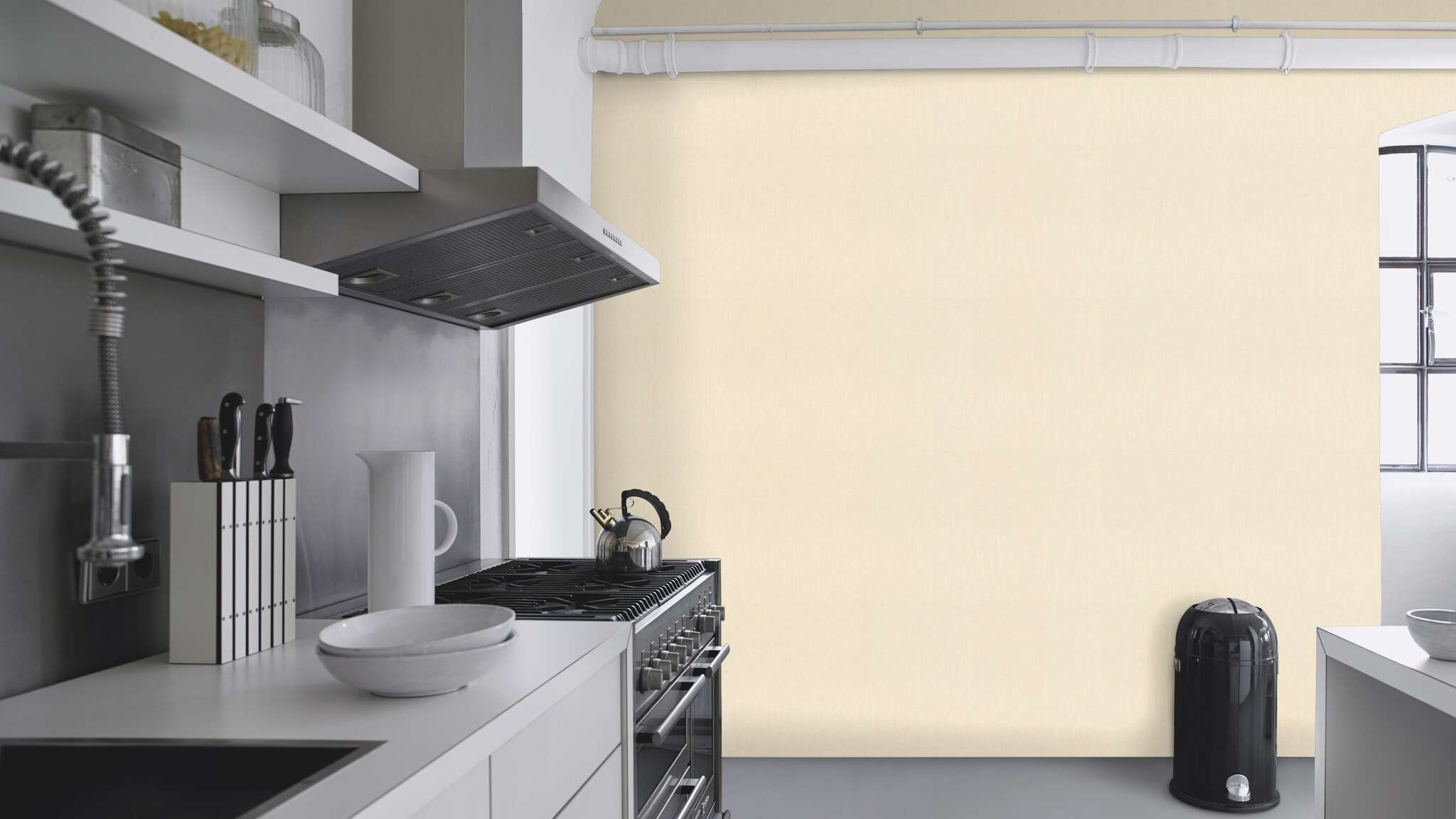10-484793 Raumsituationen 2 Plain non-woven wallpaper in beige Florentine IV 484793