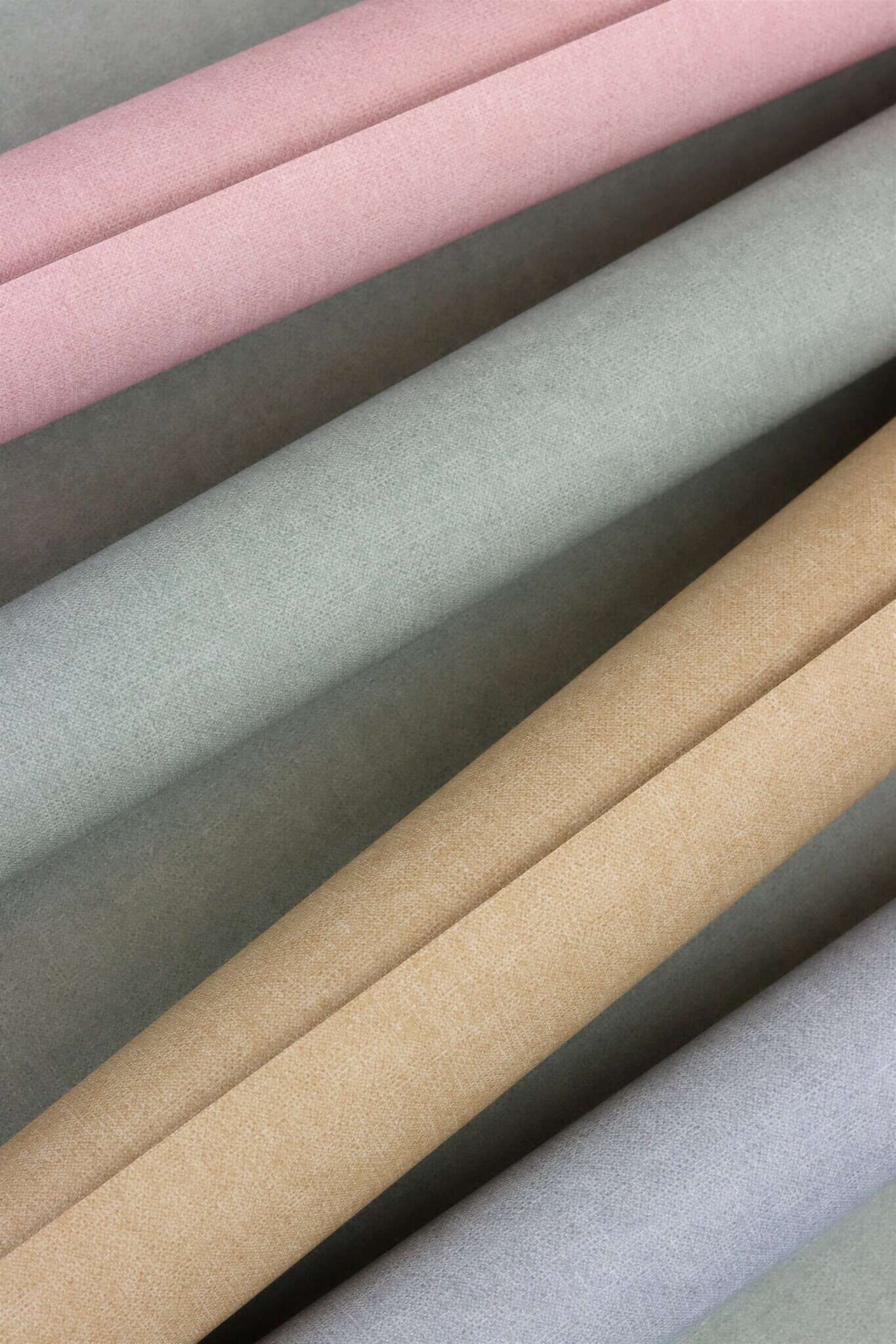 10-252835 Detailaufnahmen 12 Detailed image of Greenish matt wallpaper with a smooth texture for a calming room effect