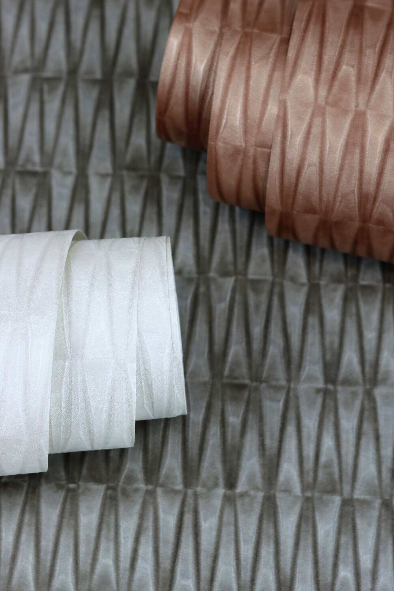 10-428445 Detailaufnahmen 14 Non-woven wallpaper in brown-copper brown Selection 428445