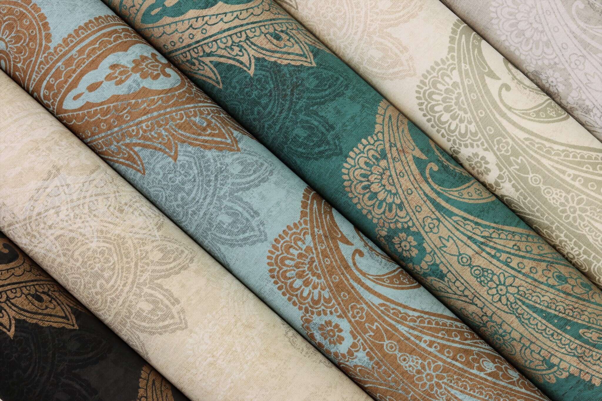 10-746426 Detailaufnahmen 4 Detailed image of Oriental wallpaper with paisley-style ornaments