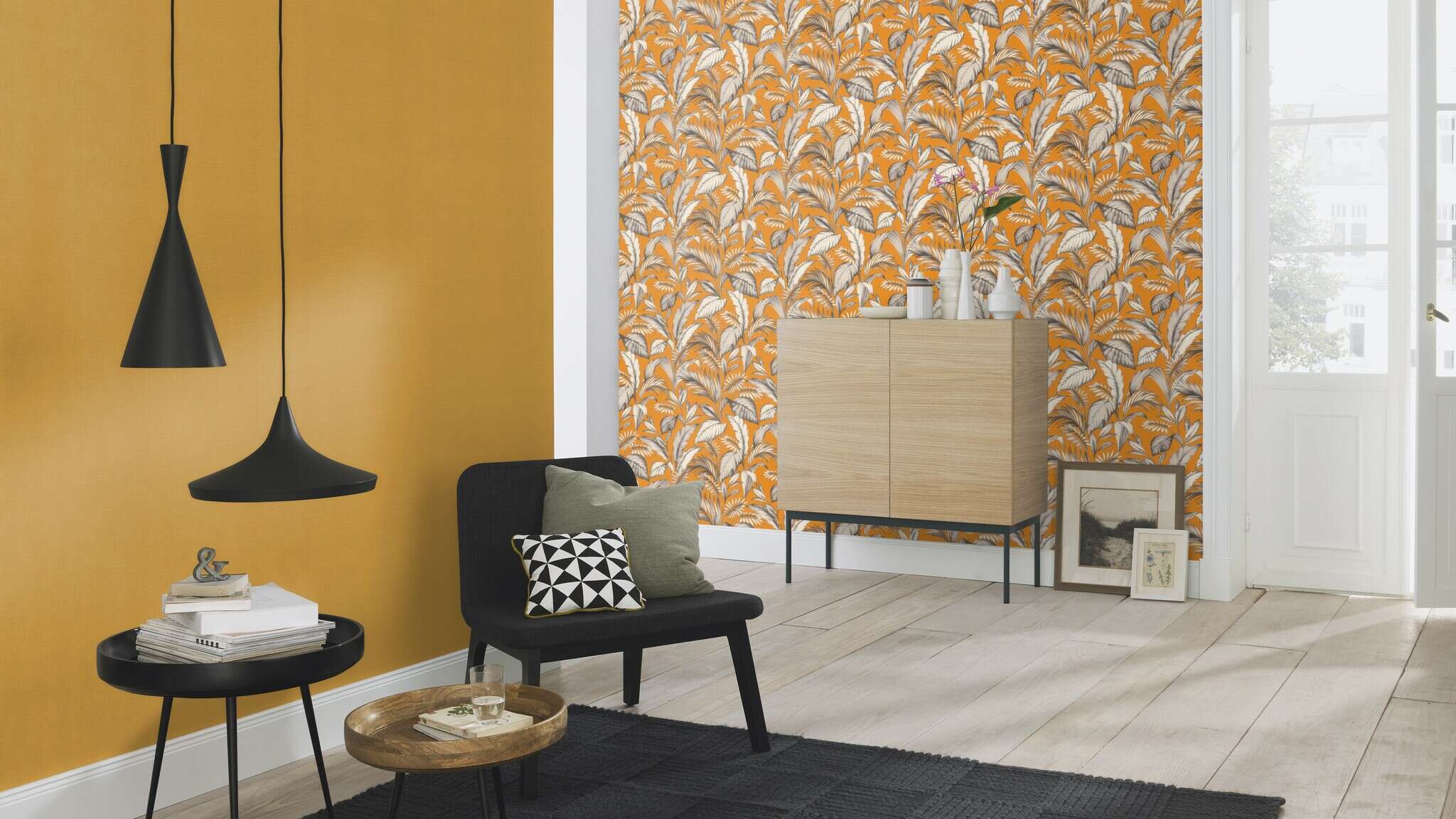 10-452075 Raumsituationen 9 Room with Striking non-woven wallpaper in rich mustard yellow with a light texture – brings warmth and colour to the room.