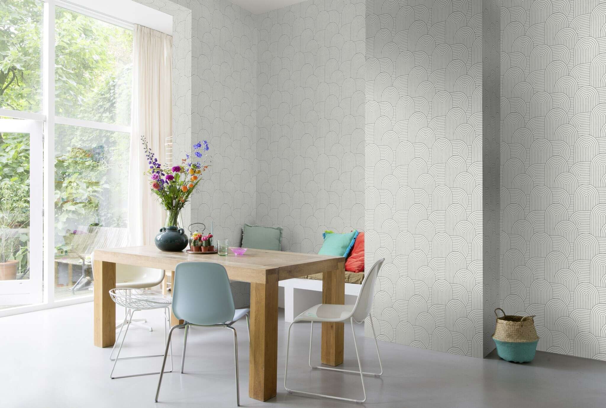 10-634143 Raumsituationen 2 Room with Wallpaper with curved lines in Art Deco style