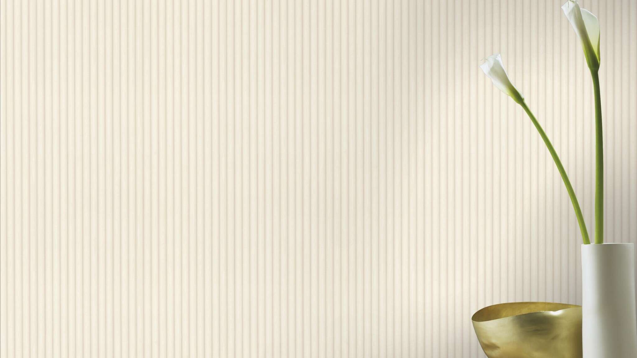 10-600803 Raumsituationen 1 Room with Wallpaper with wood panels and a fine vertical texture