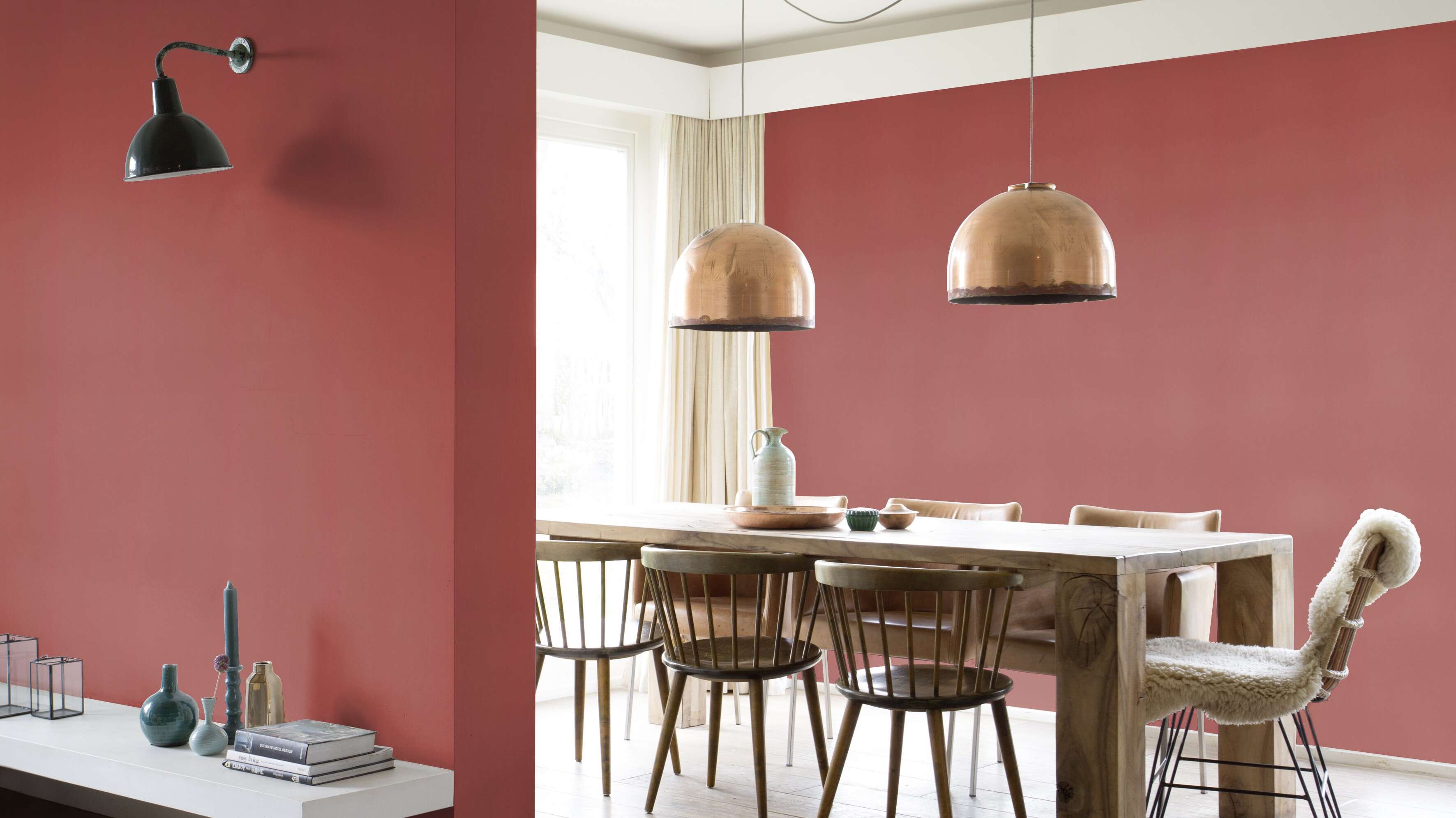 10-542455 Raumsituationen 1 Plain non-woven wallpaper with linen texture in red 542455