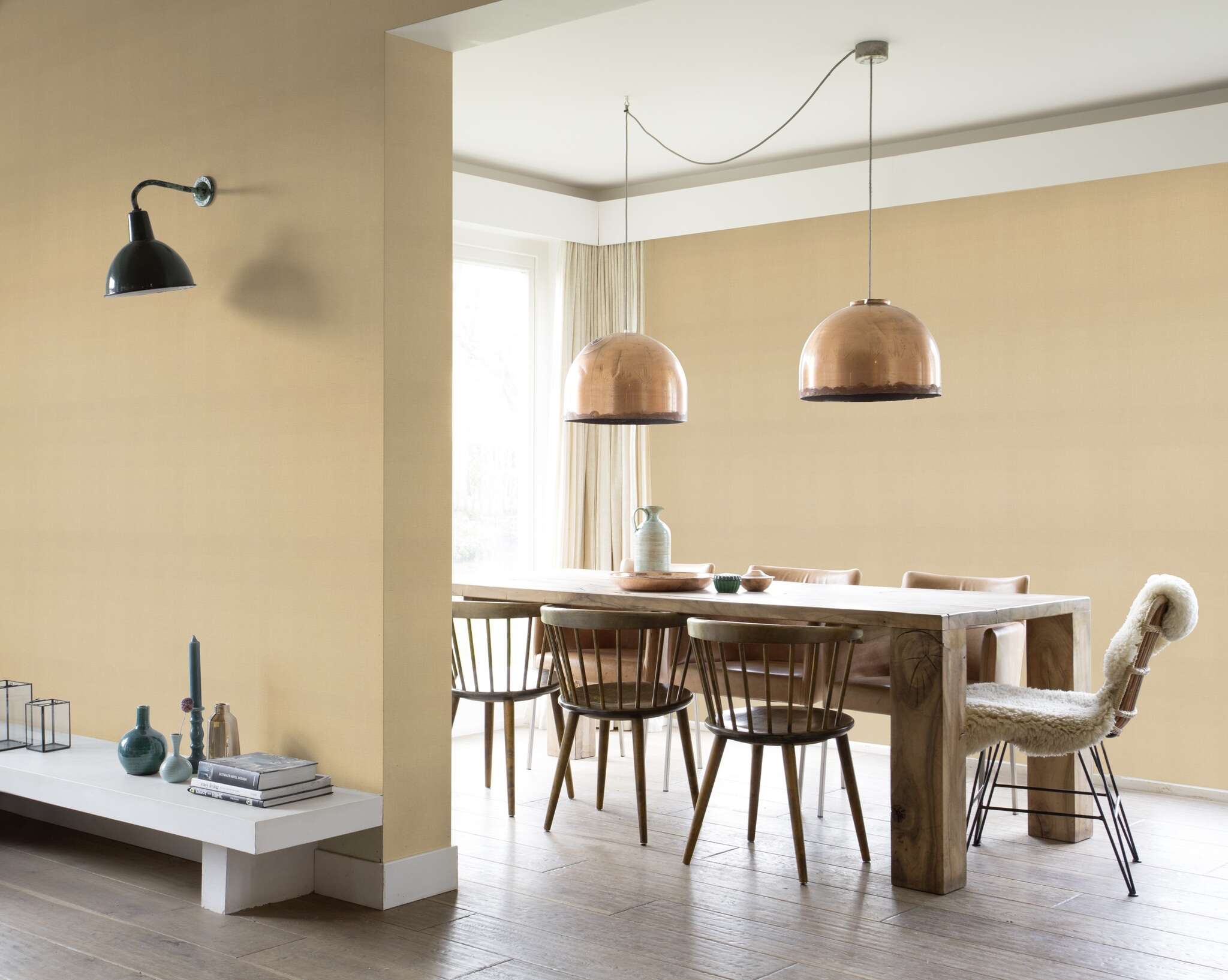 10-531367 Raumsituationen 4 Room with Single-colour wallpaper with a textile texture