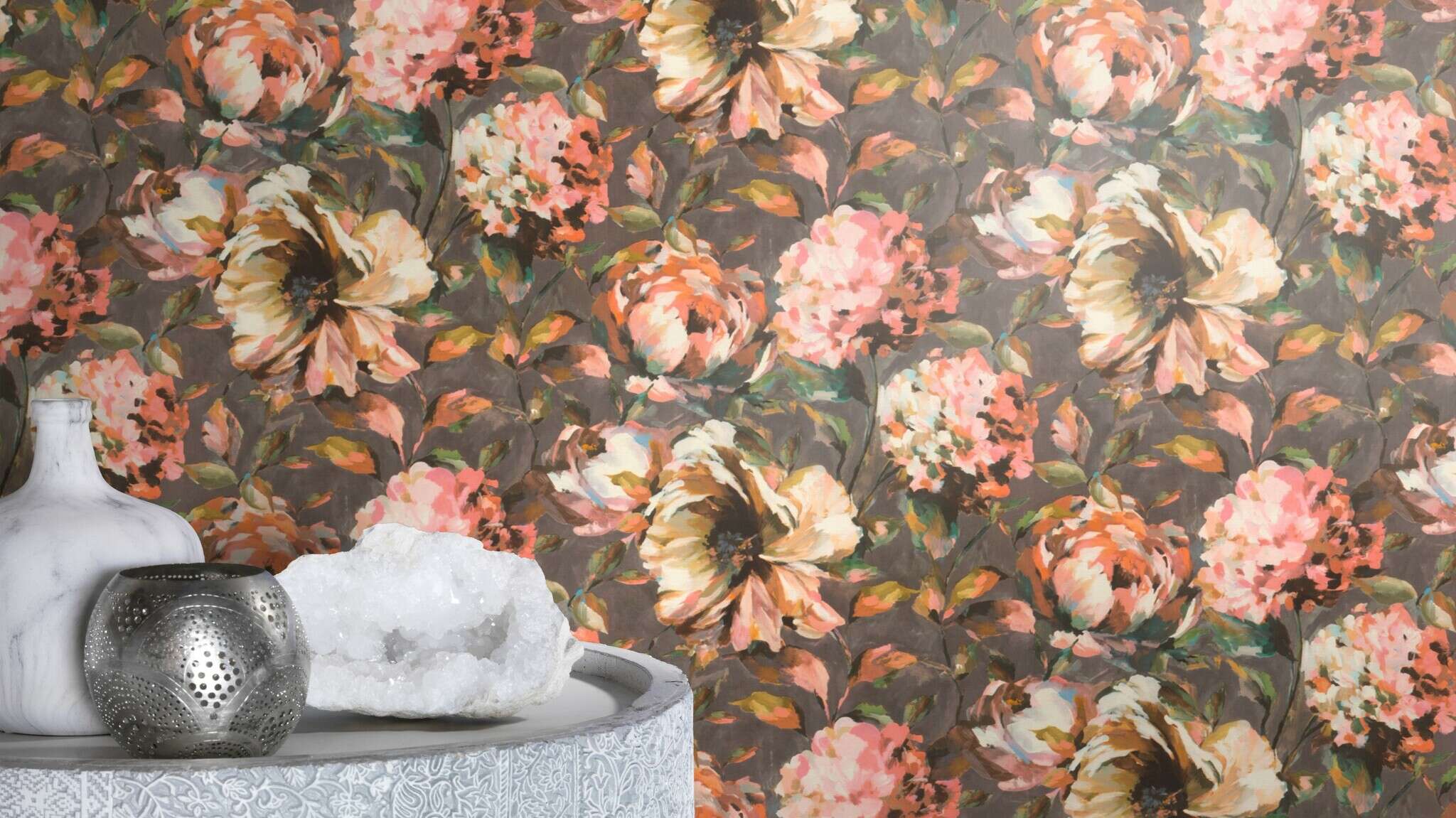 10-485172 Raumsituationen 5 Room with Wallpaper with peonies looks like an oil painting