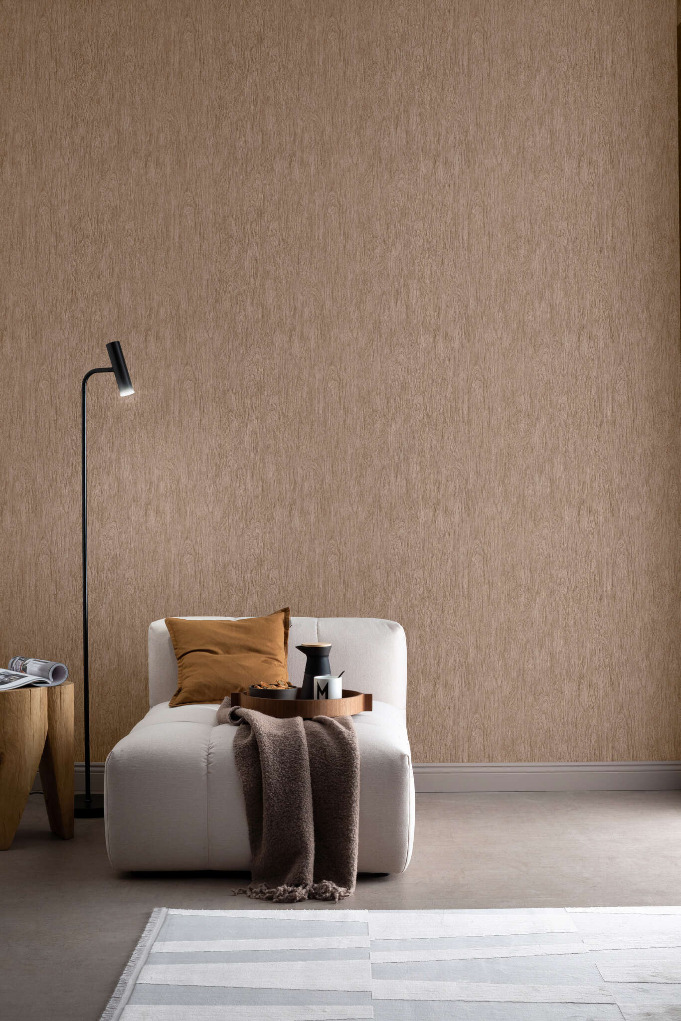 10-600049 Raumbilder 1 Room with Wallpaper with wood grain and fine vertical texture