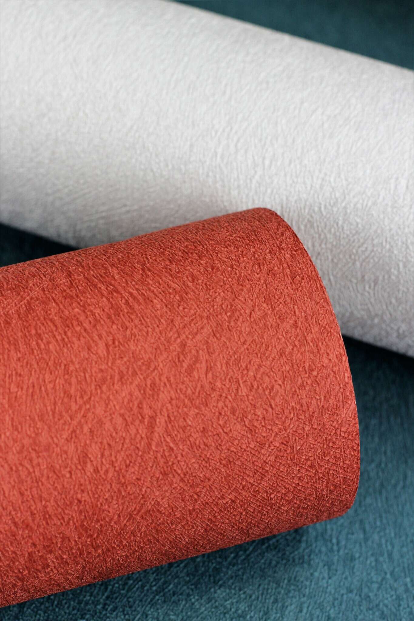 10-418682 Detailaufnahmen 5 Fur look non-woven wallpaper in red 418682