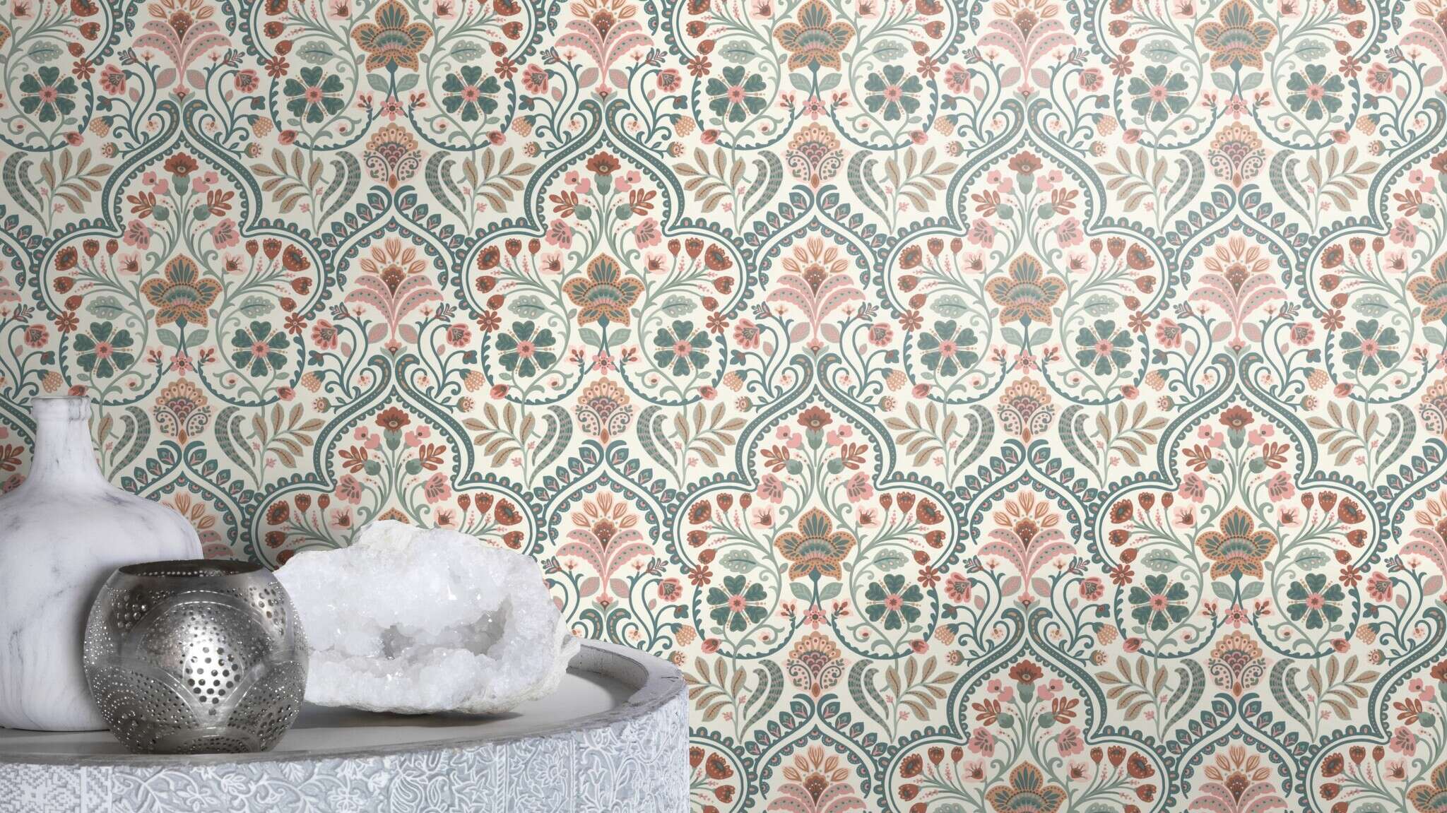 10-693102 Raumsituationen 2 Room with Floral wallpaper with flower tendrils