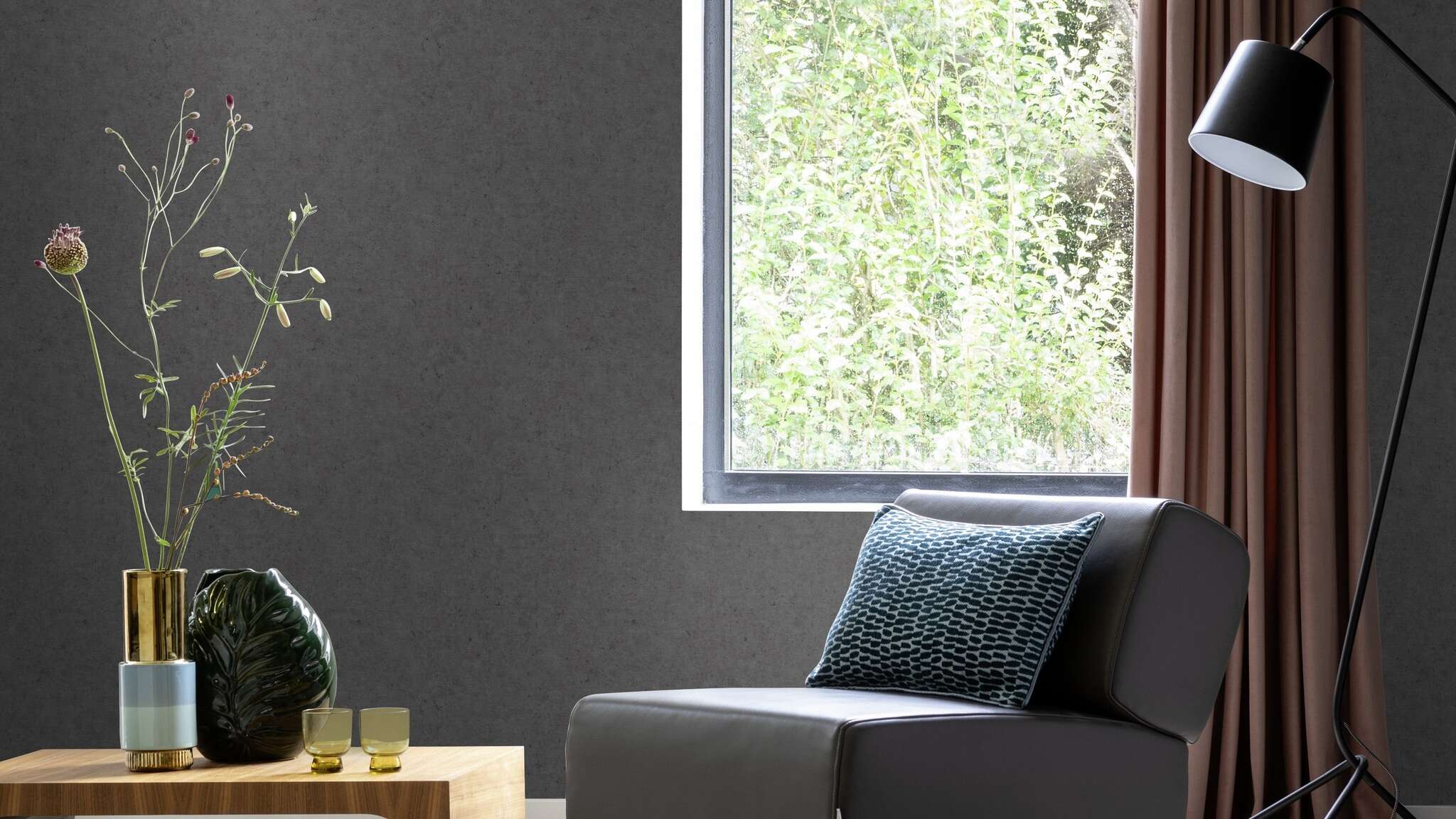 10-520927 Raumsituationen 3 Room with Single-colour wallpaper with concrete look