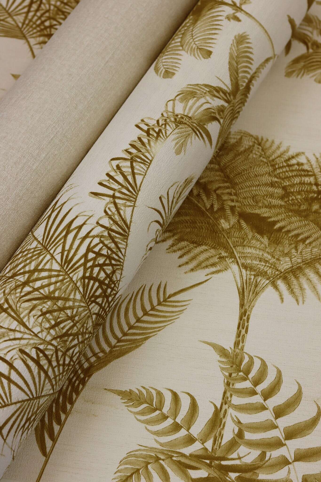 10-555158 Detailaufnahmen 6 Image détaillée de Papier peint palmiers avec des feuilles exotiques au look vintage et une texture enduite