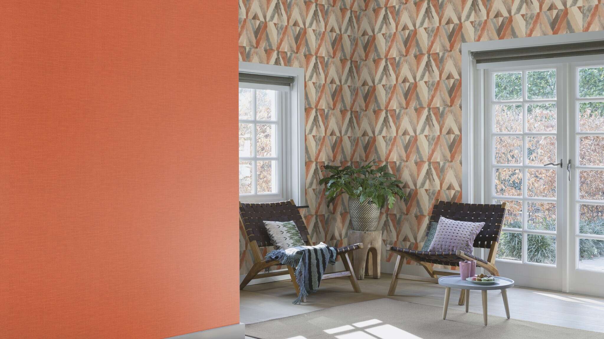 10-700497 Raumsituationen 2 Textile look non-woven wallpaper in red 700497