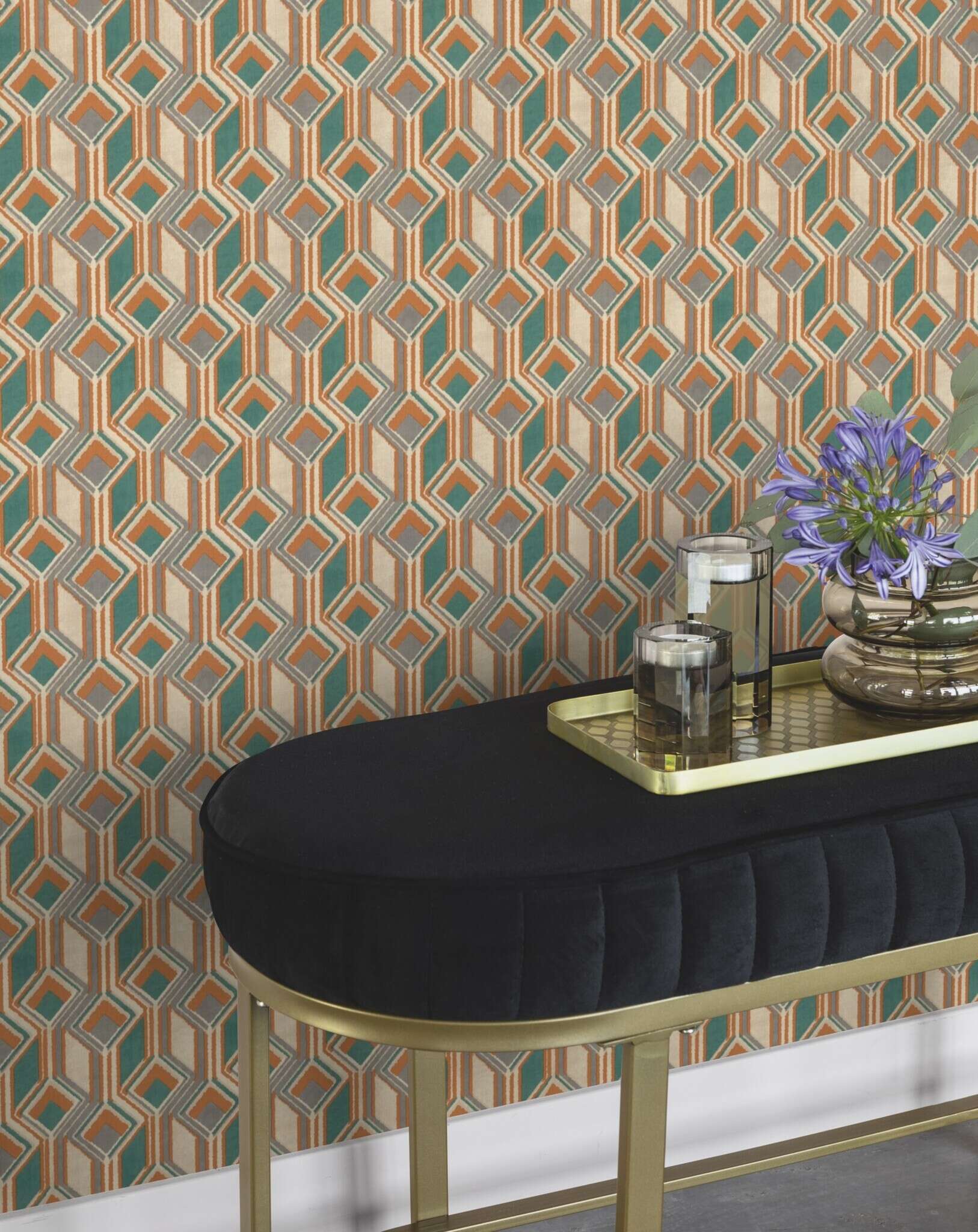 10-746525 Raumsituationen 2 Room with Graphic wallpaper with squares, diamonds and lines in an ethnic design