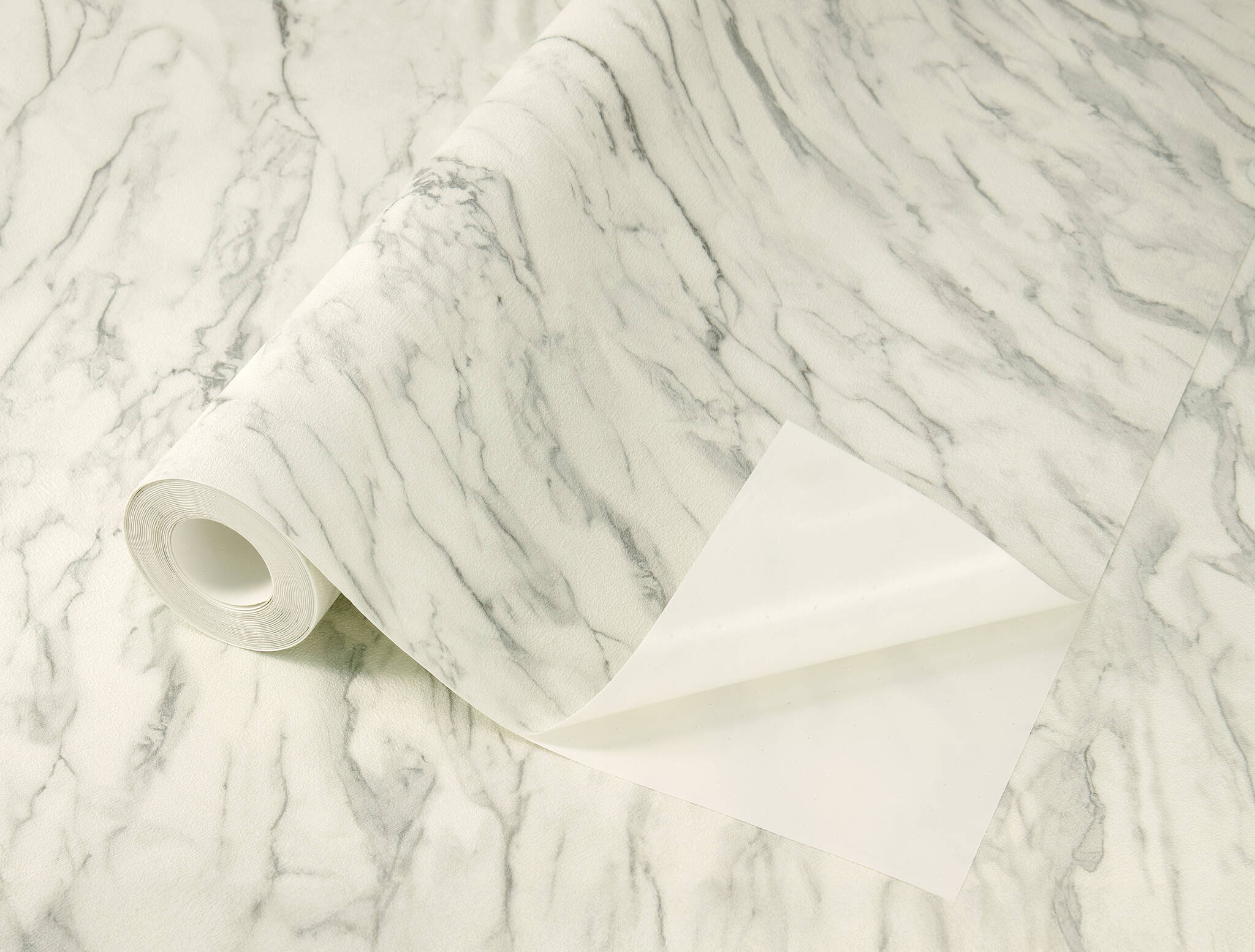 10-371628 Detailaufnahmen 3 Carrara 371628 self-adhesive wallpaper - marble look in gray and cream white