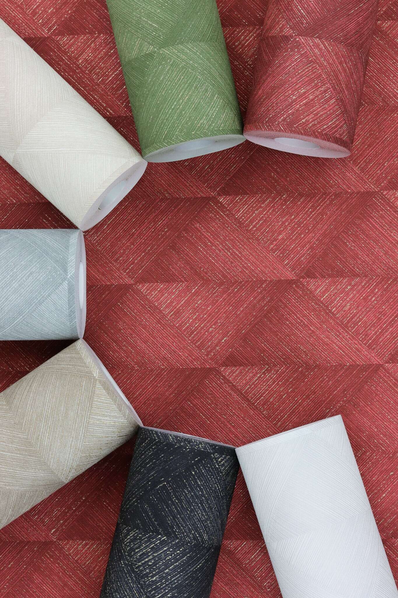 10-687965 Detailaufnahmen 2 Detailed image of Three-dimensional wallpaper with diamonds and triangles