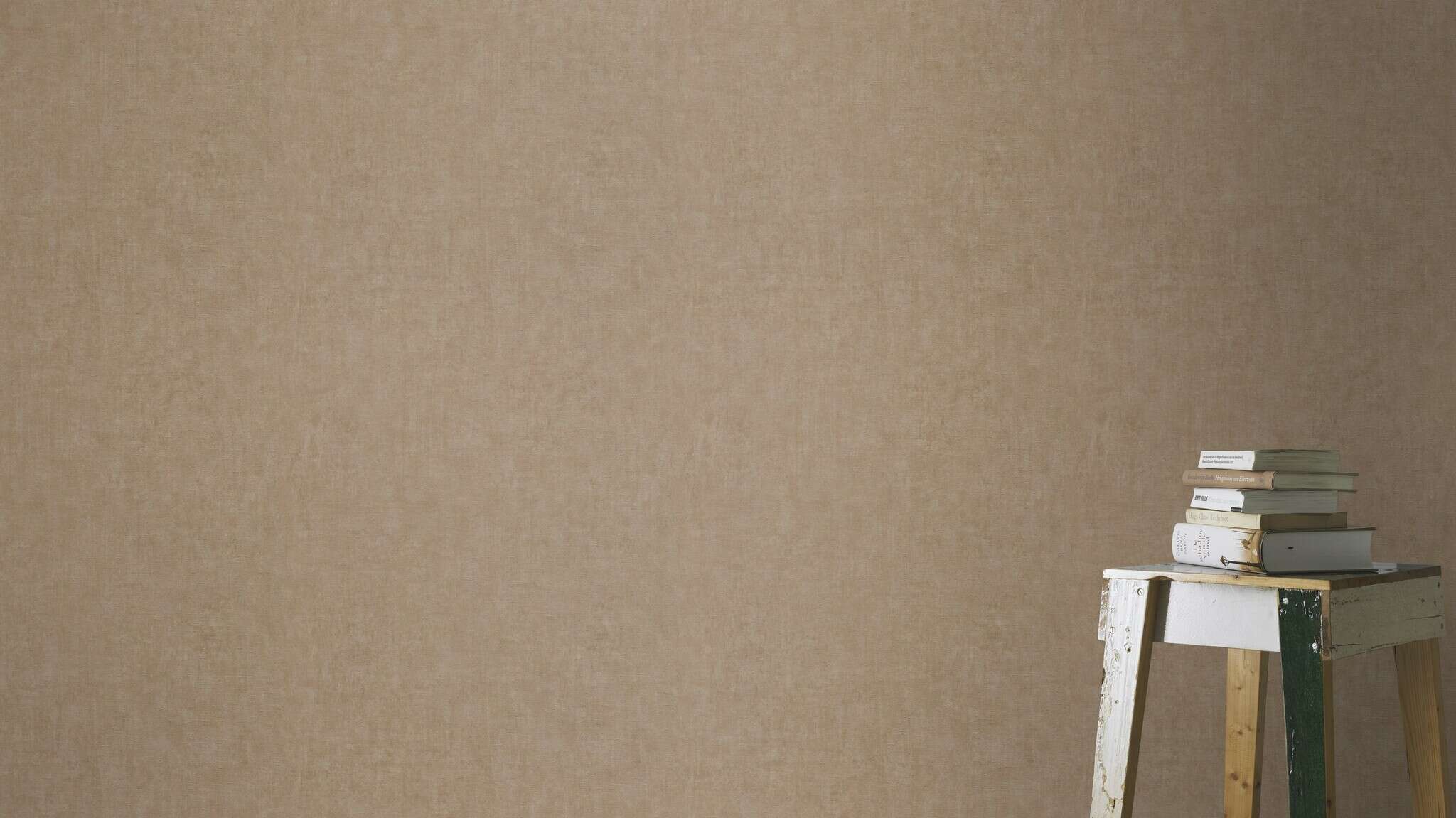 10-429299 Raumsituationen 2 Room with Non-woven wallpaper with a matt surface and texture in a brown mocha shade.