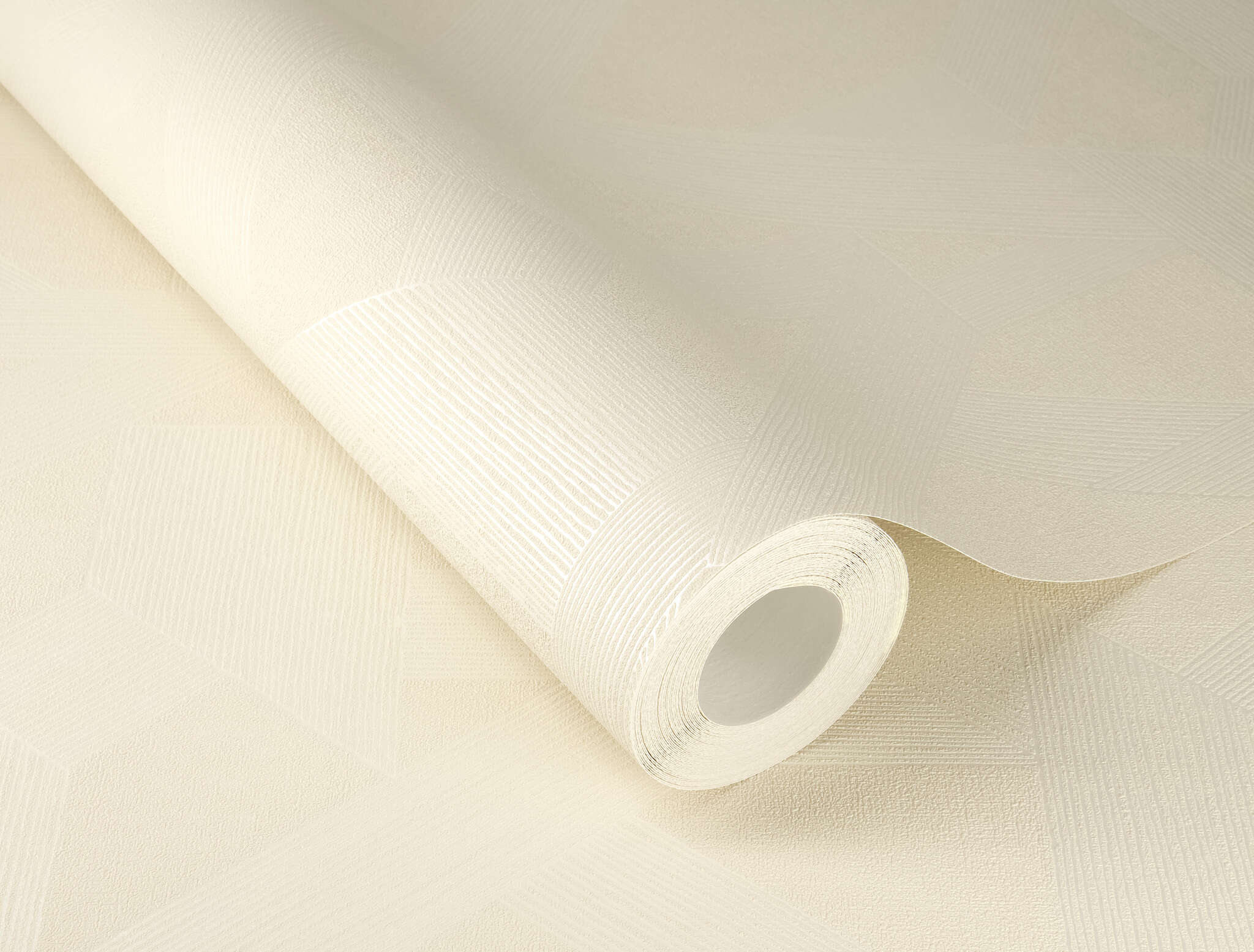 10-600438 Detailaufnahmen 2 Detailed image of Geometric wallpaper with lines and diamonds