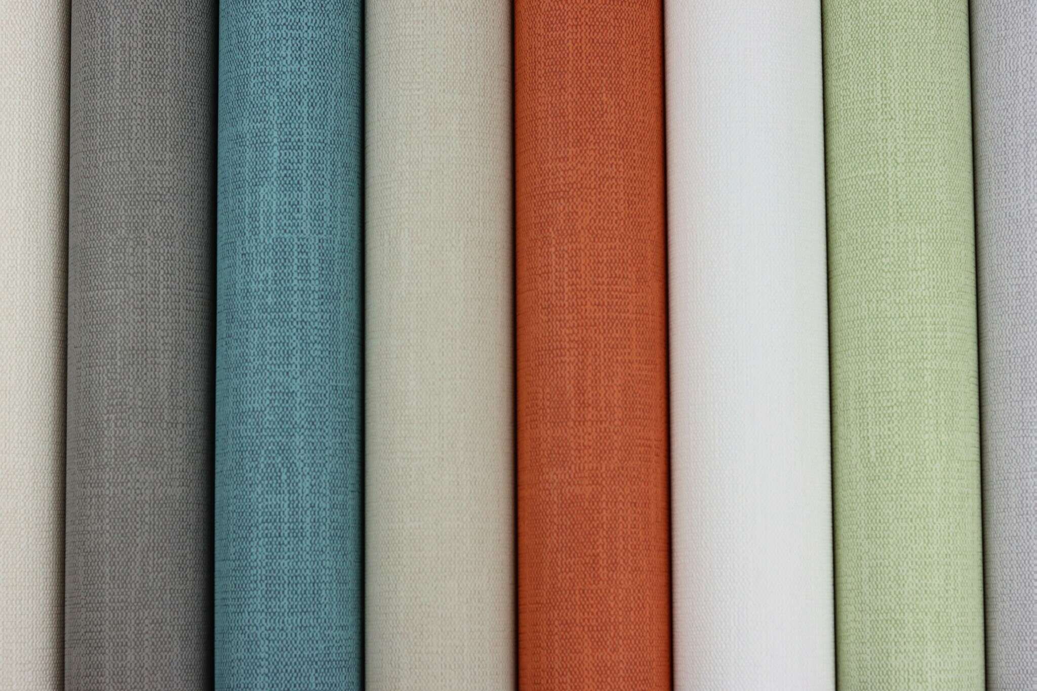 10-700497 Detailaufnahmen 2 Textile look non-woven wallpaper in red 700497