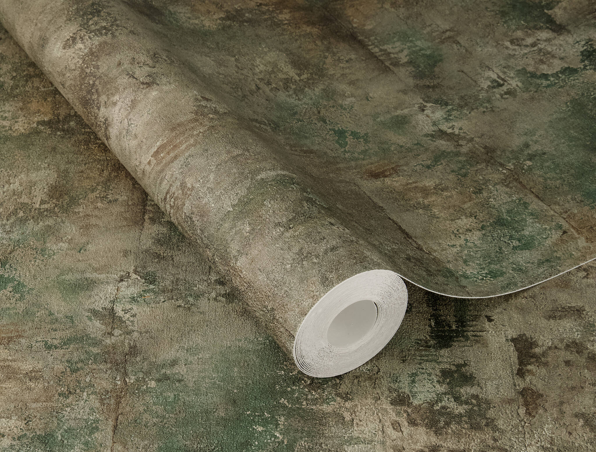 10-371529 Detailaufnahmen 2 Self-adhesive wallpaper Atlas 371529 - industrial concrete look in green and brown