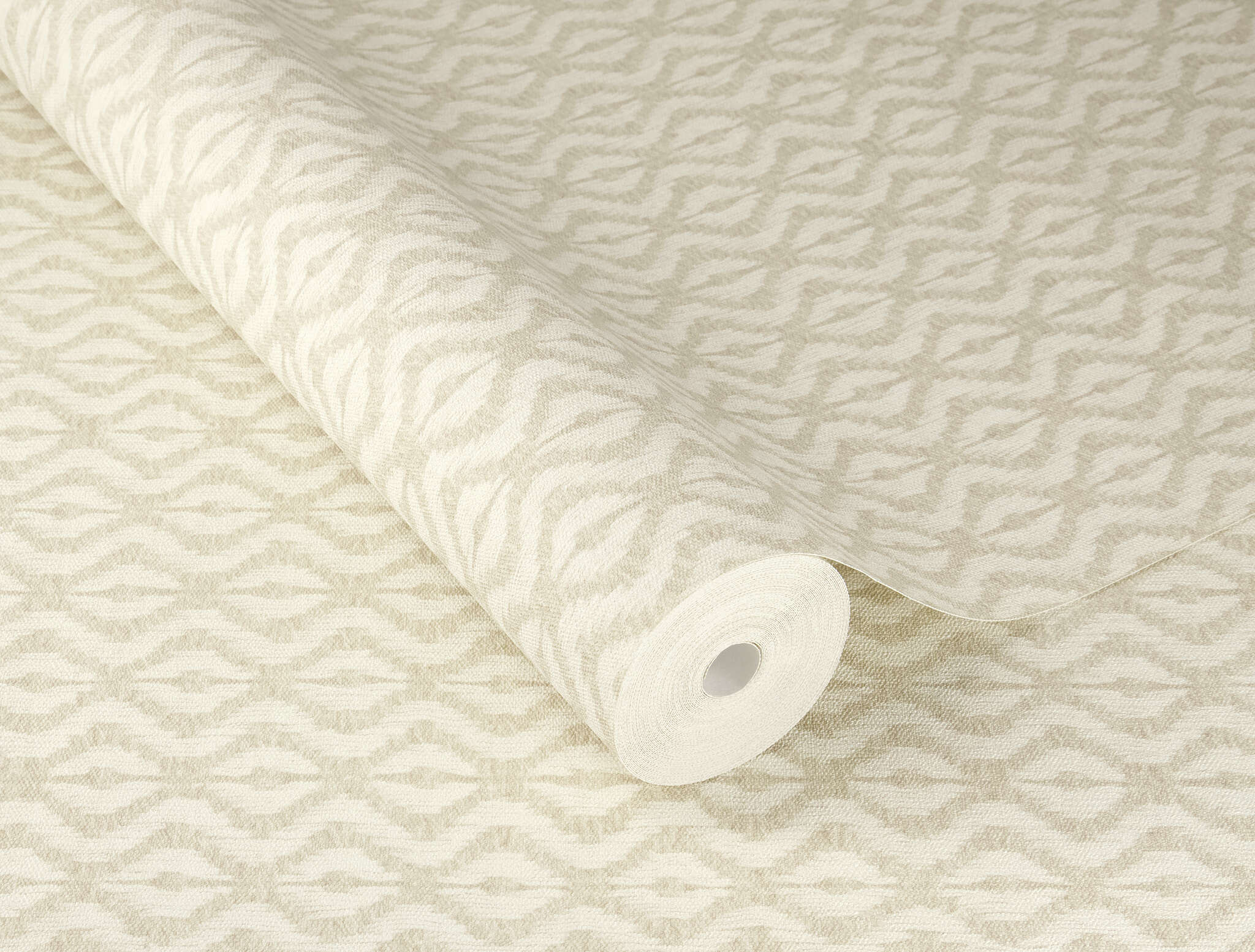 10-410655 Detailaufnahmen 1 Detailed image of Non-woven wallpaper with a small diamond pattern in beige and white with a textile-like texture.