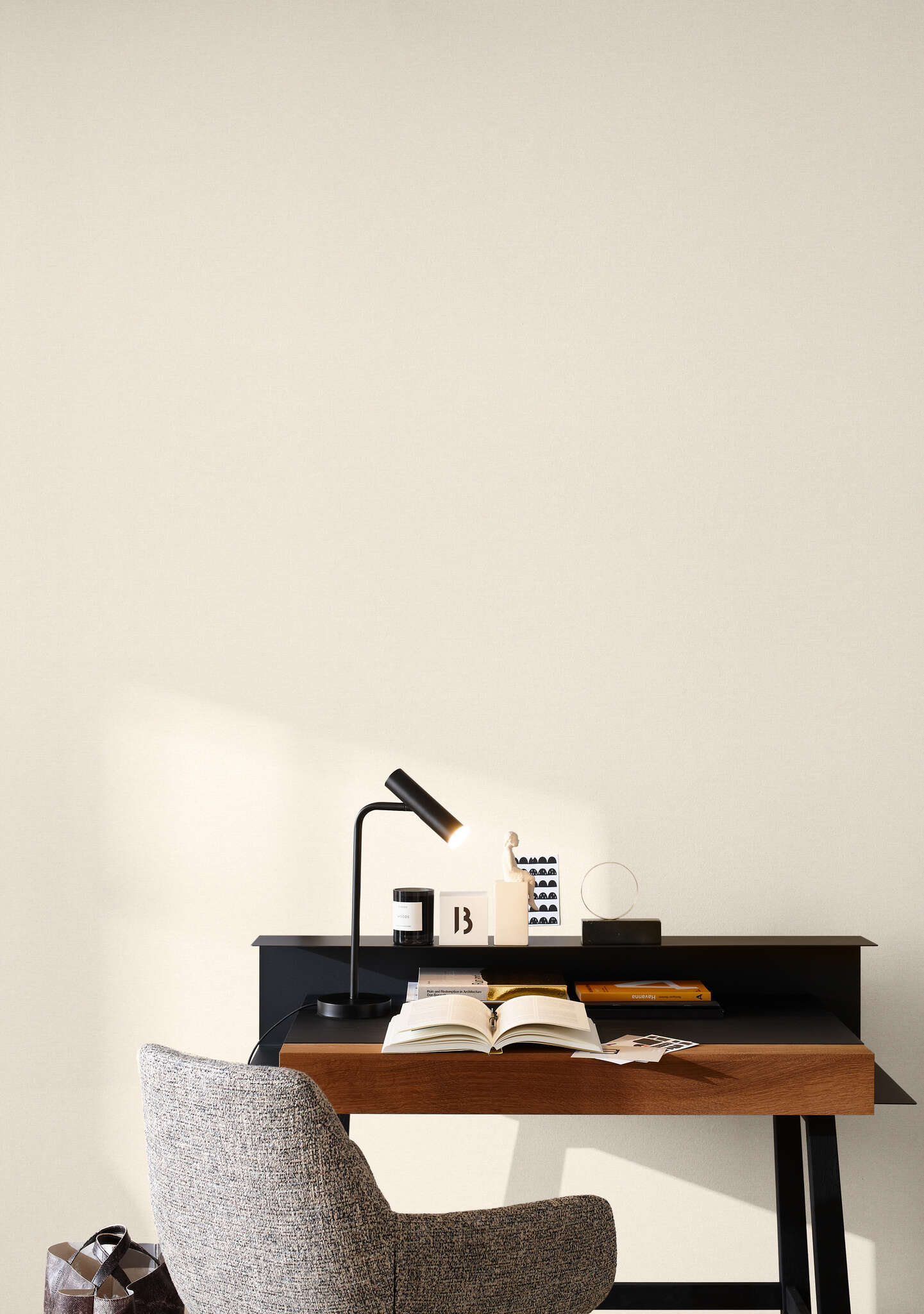 10-600261 Raumbilder 1 Room with Single-colour wallpaper with a woven look