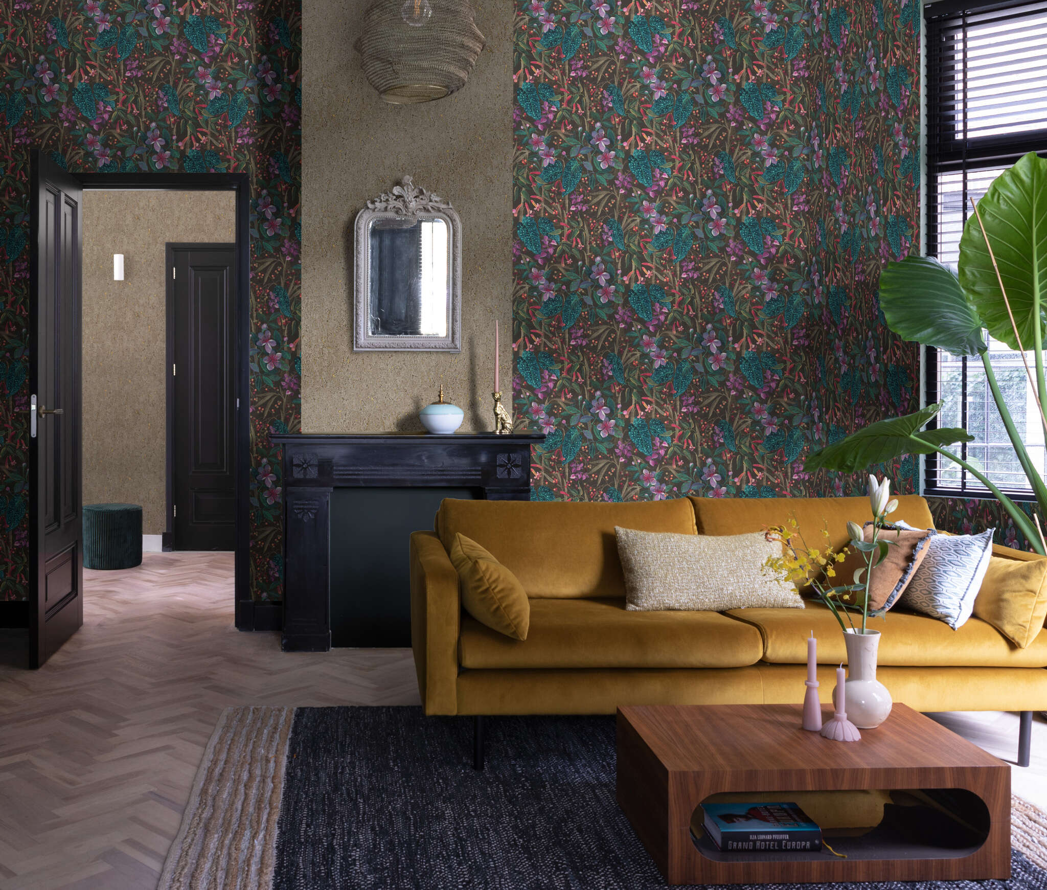 10-538236 Raumbilder 1 Room with Leaf wallpaper with flowers and plants