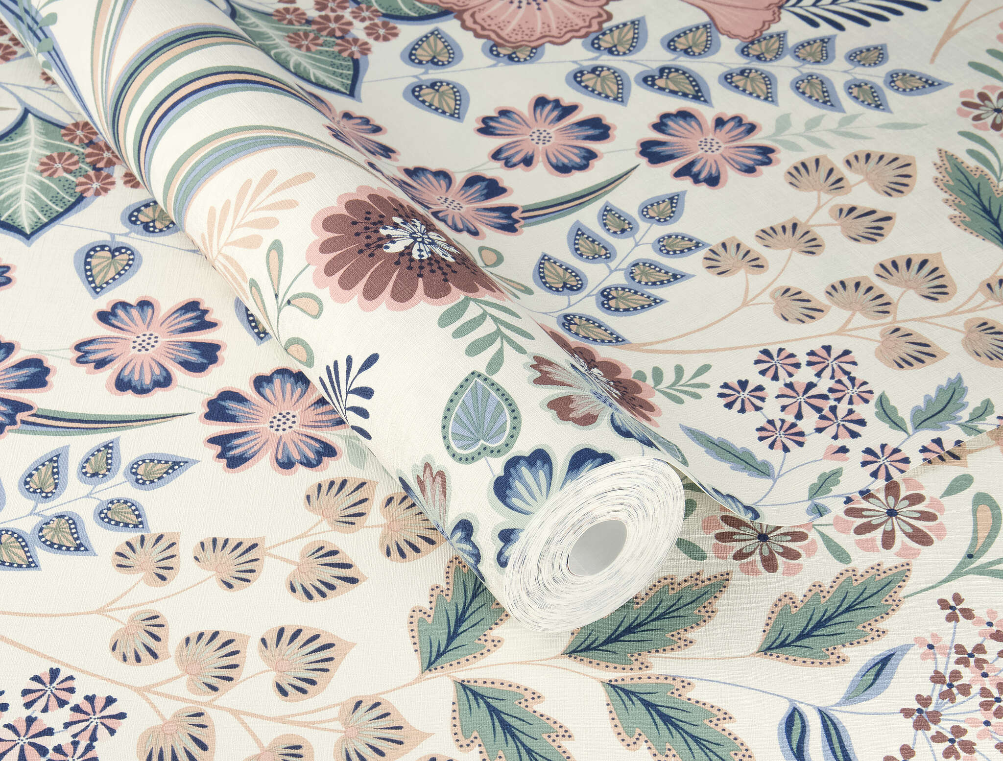 10-792812 Detailaufnahmen 1 Detailed image of Wallpaper with fantasy leaves