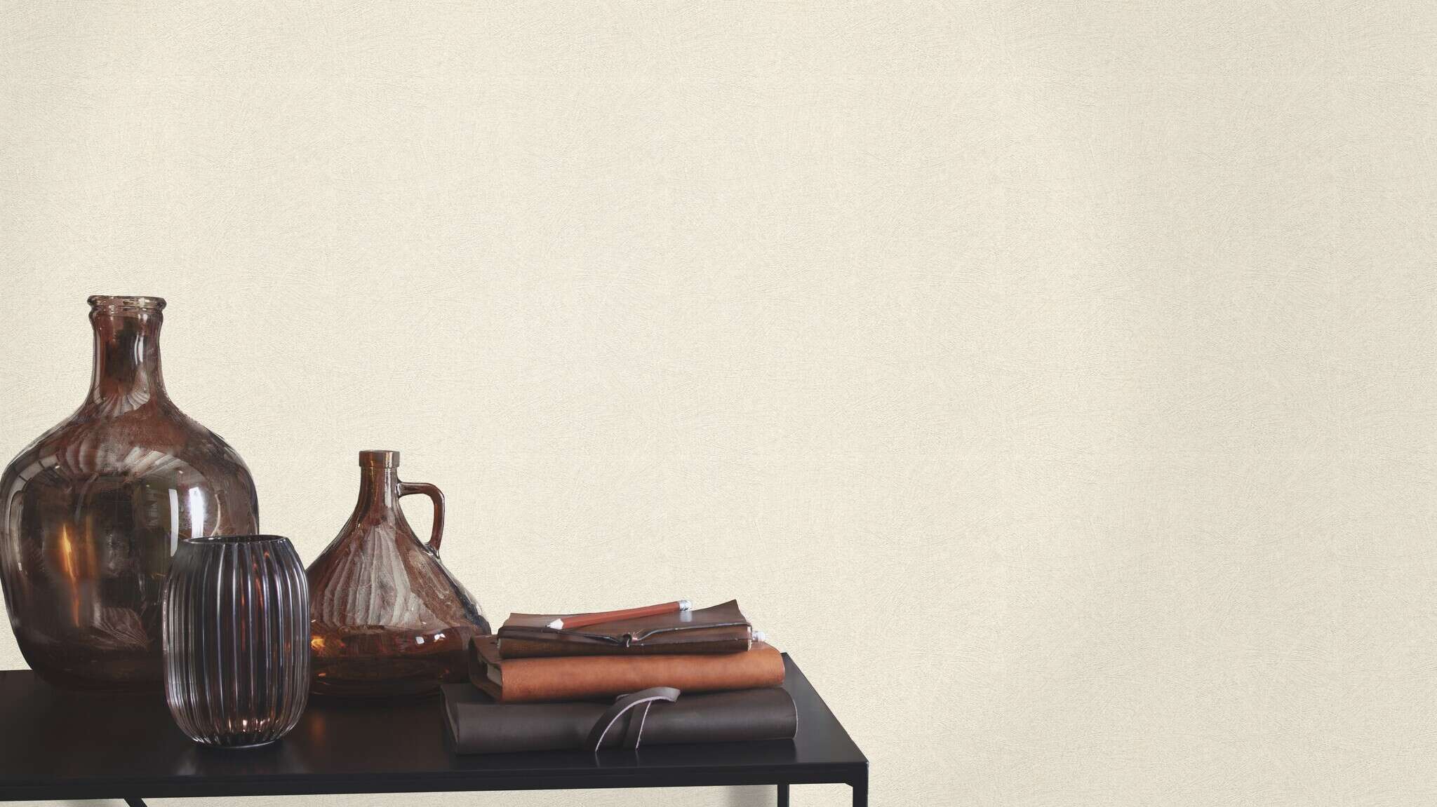 10-520231 Raumsituationen 6 Room with Single-colour wallpaper with plaster look
