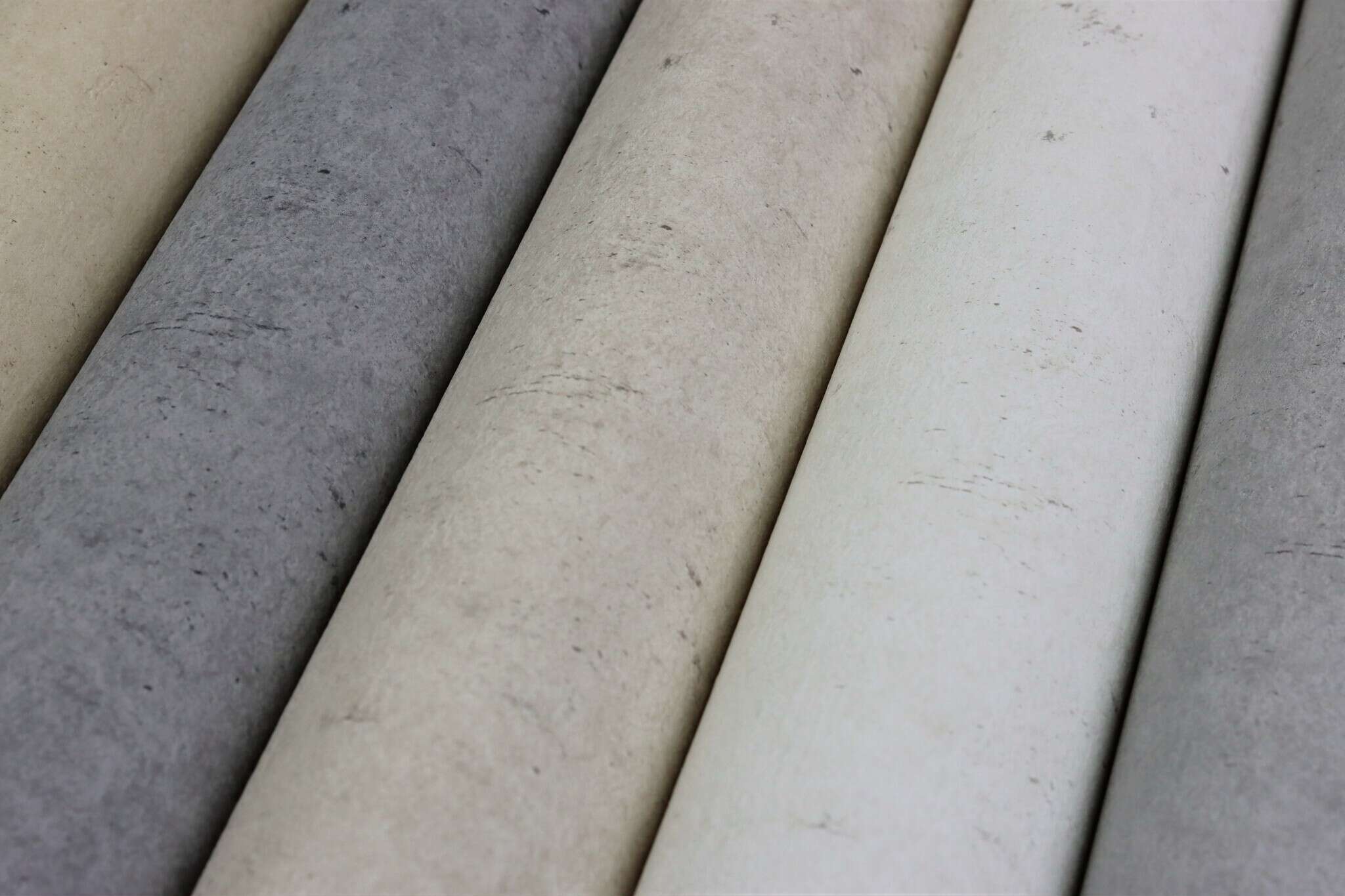 10-520828 Detailaufnahmen 8 Detailed image of Single-colour wallpaper with concrete look