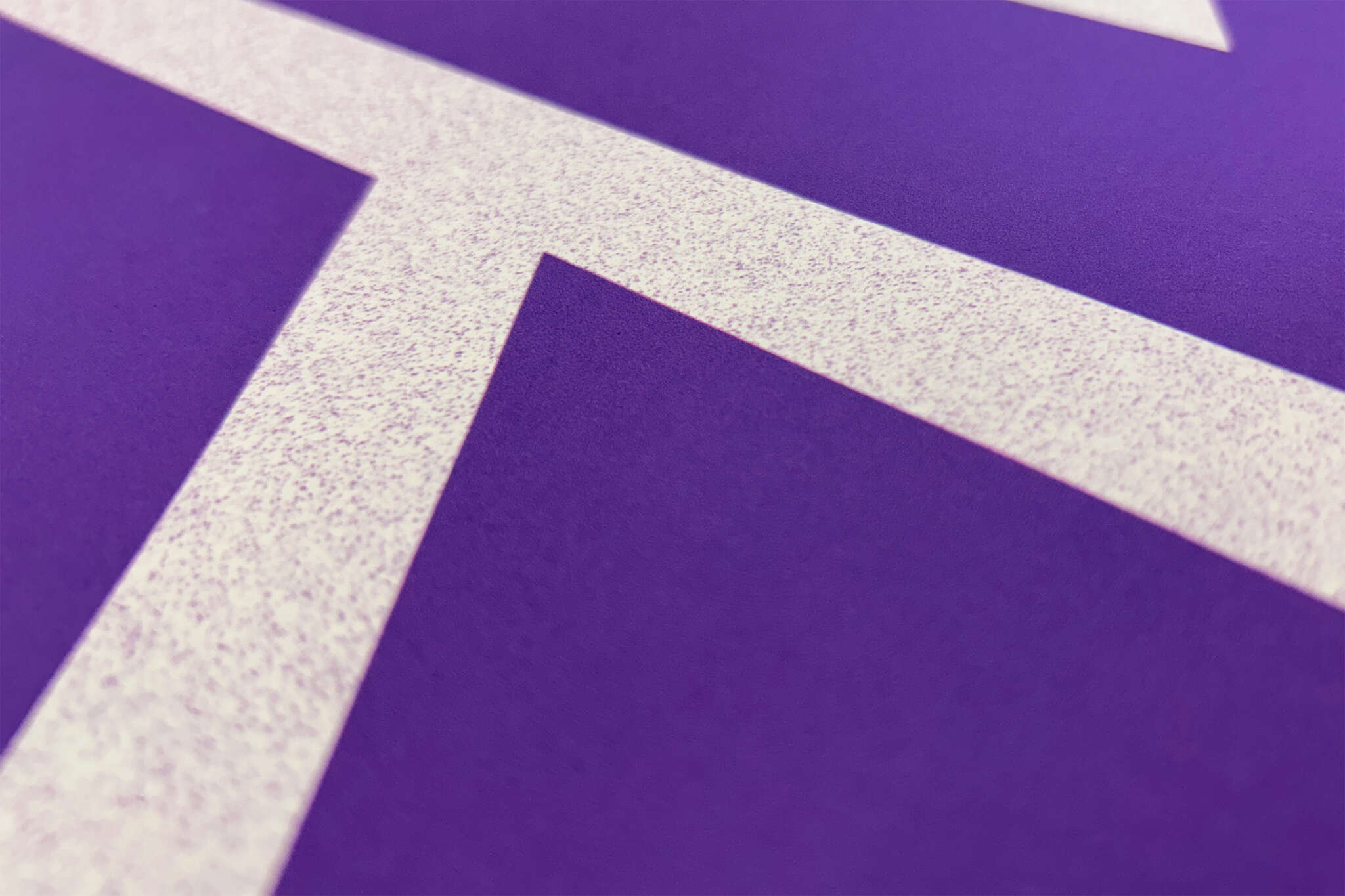 10-365412 Detailaufnahmen 1 VfL Osnabrück non-woven wallpaper mural logo in purple 365412