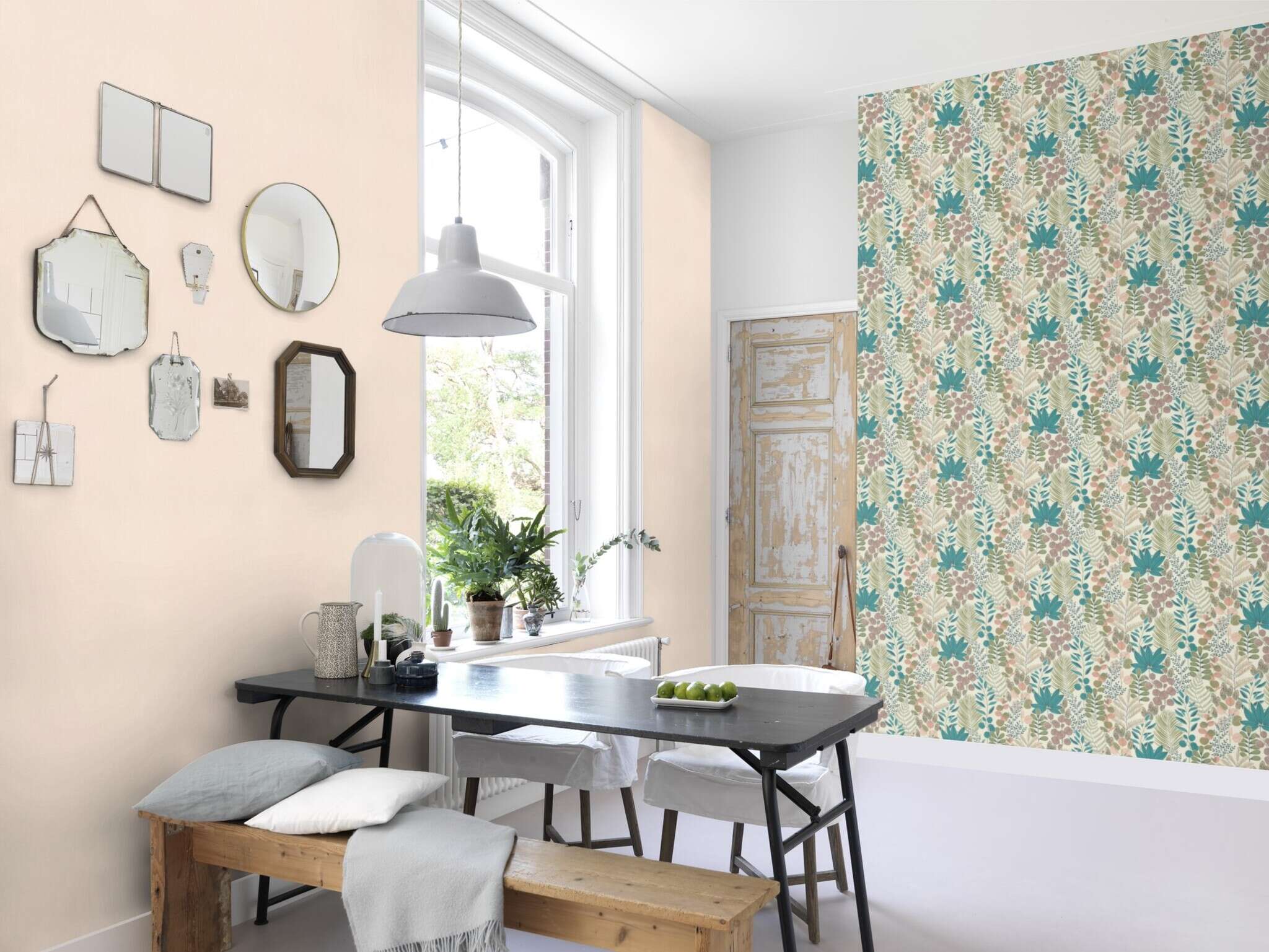 10-465310 Raumsituationen 4 Room with Floral-style illustration with delicate leaves in green, blue, mauve and pink – charming, playful and stylish.