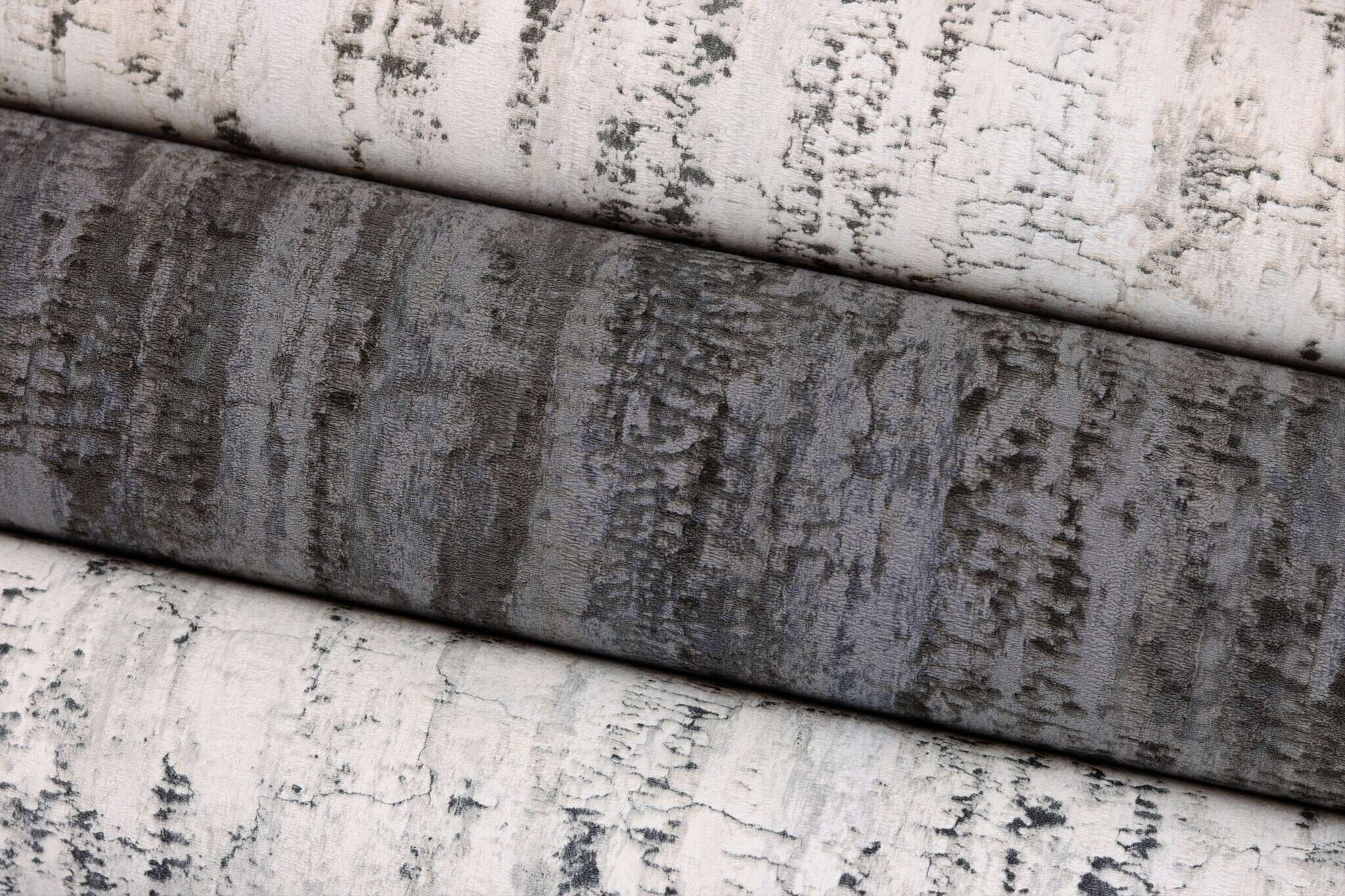 10-554045 Detailaufnahmen 5 Detailed image of Wallpaper with a grain that looks like tree bark
