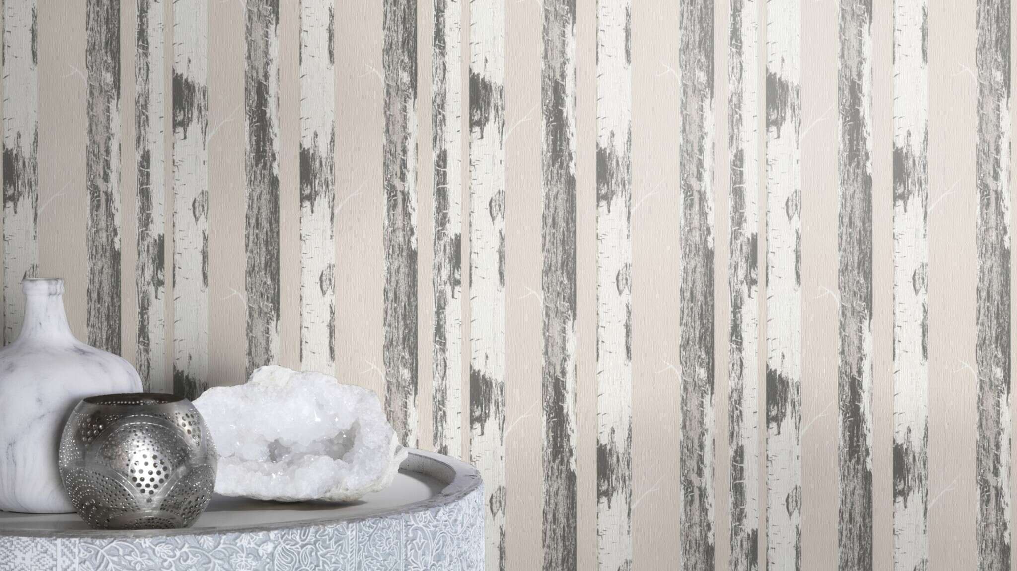 10-285406 Raumsituationen 3 Room with Wallpaper with vertical tree trunks in a stylised look for a natural accent
