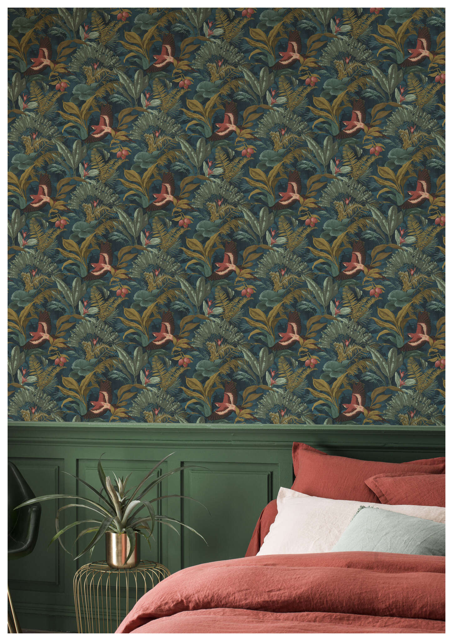 10-639216 Raumsituationen 5 Room with Exotic wallpaper with tropical plants and parrots