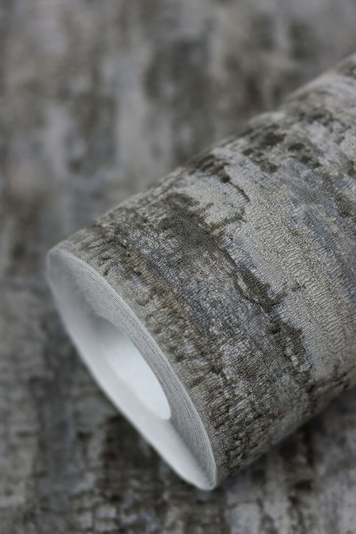 10-554076 Detailaufnahmen 12 Detailed image of Wallpaper with a grain that looks like tree bark