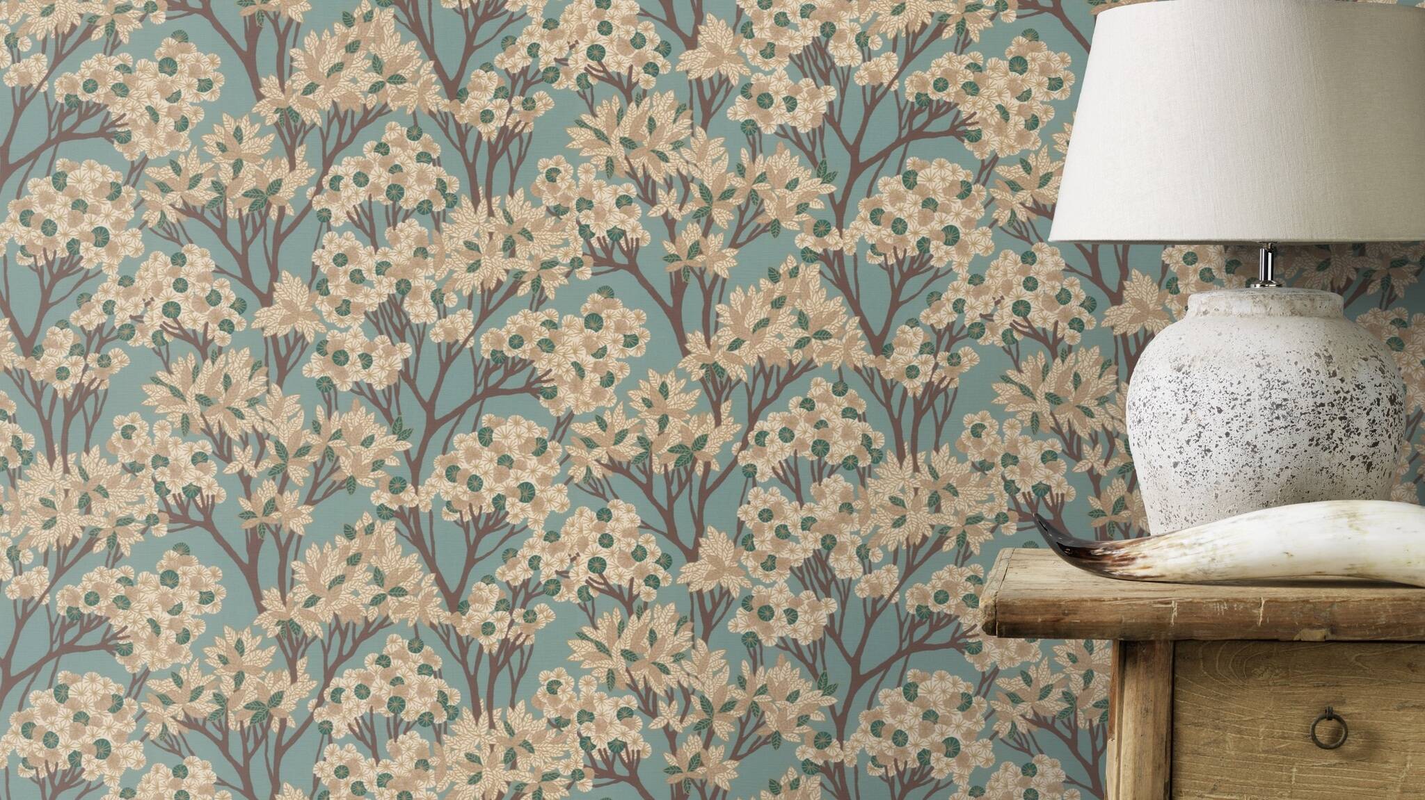 10-580013 Raumsituationen 3 Room with Wallpaper with imaginative trees and linen texture
