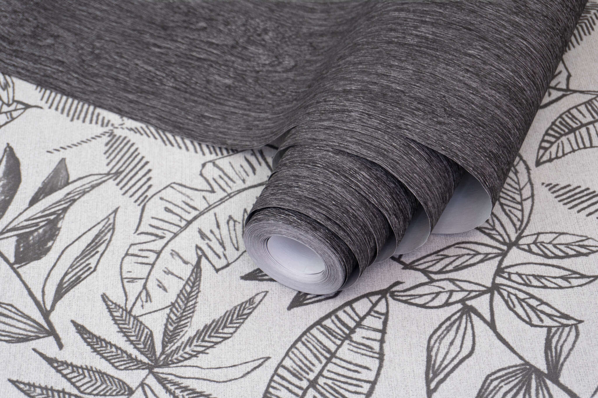 600575 Detailaufnahme Detailed image of Wallpaper with large, sketched leaves in comic style