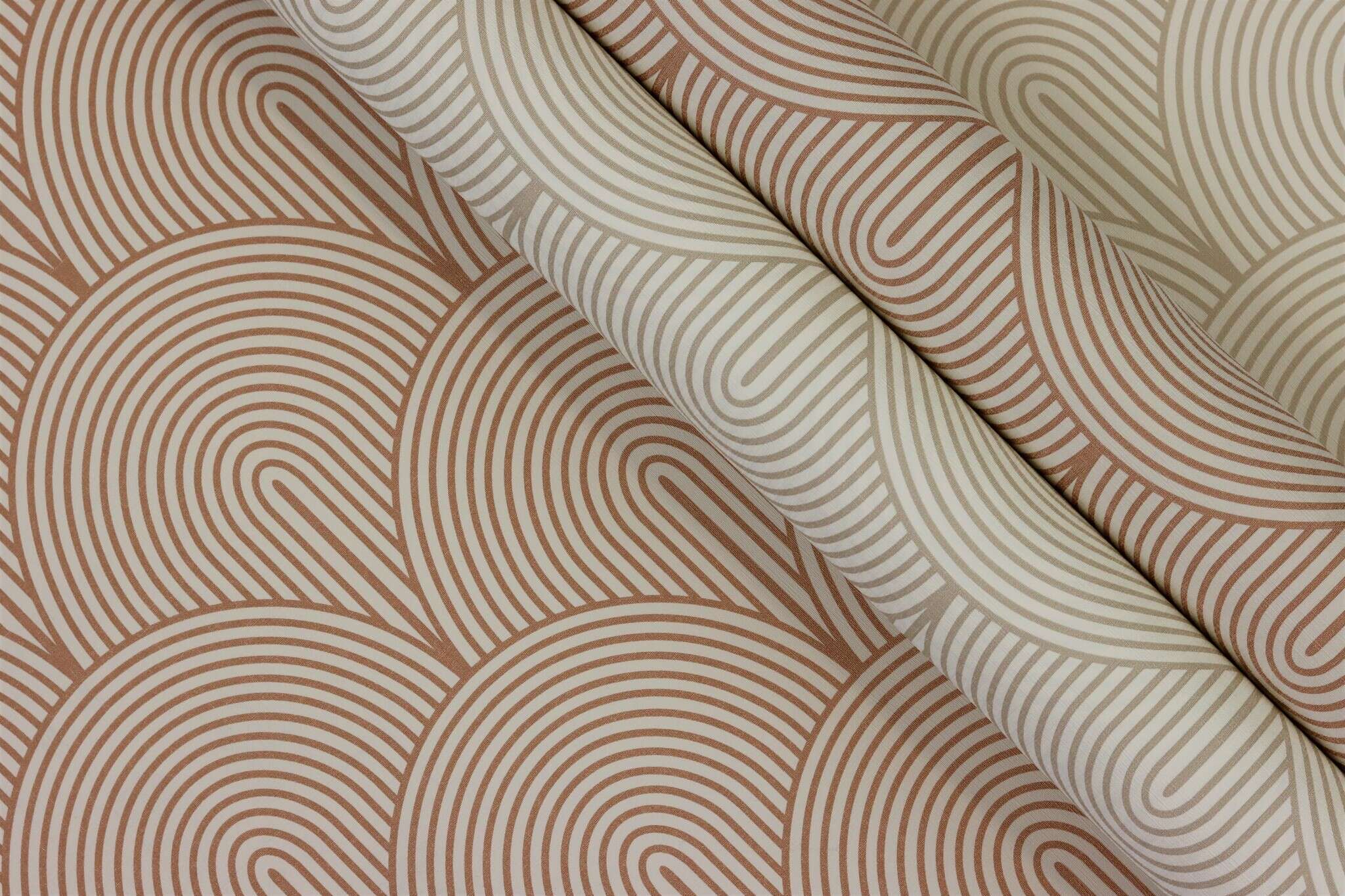 10-689716 Detailaufnahmen 4 Detailed image of Vintage wallpaper with curved lines in Art Deco style