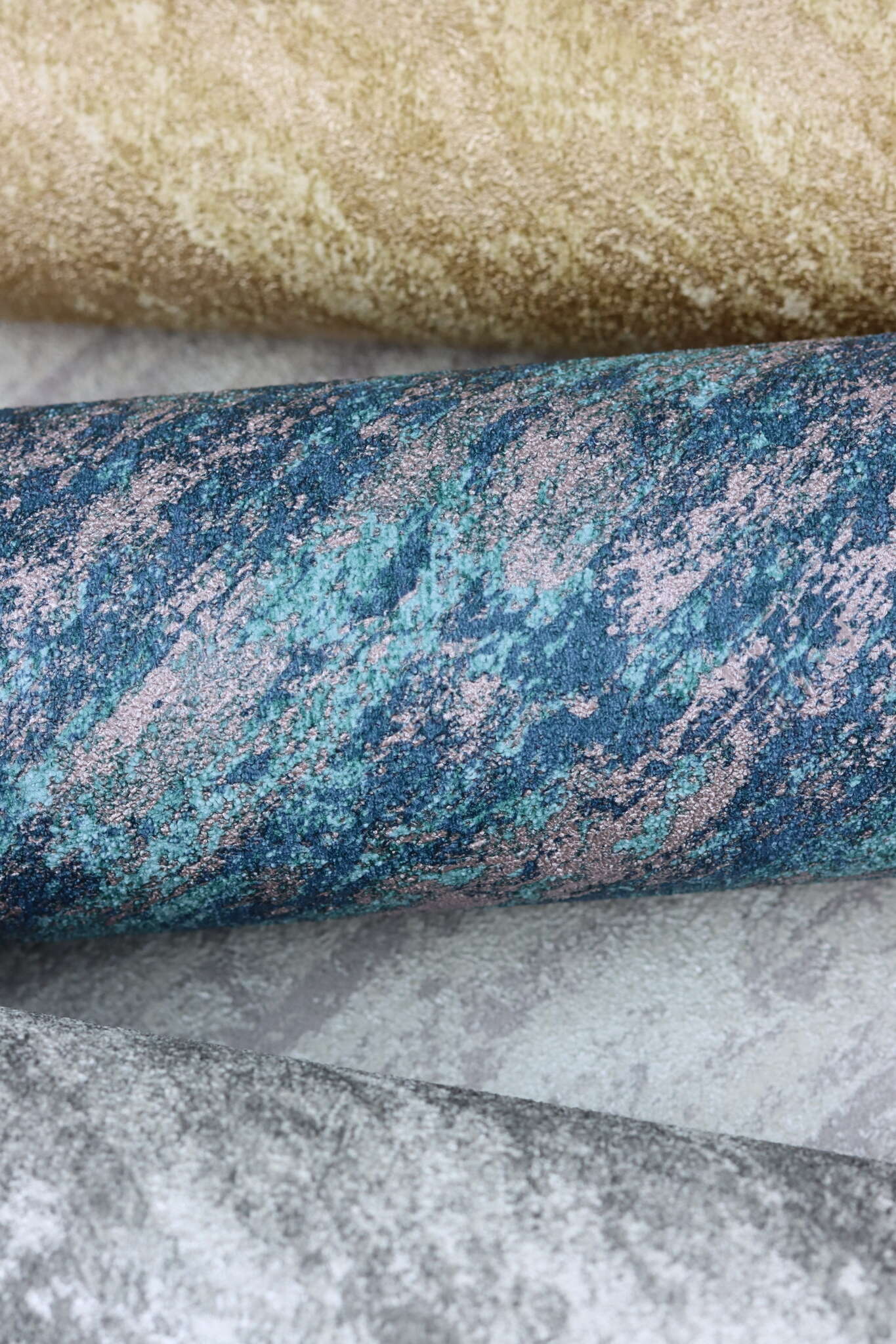 10-617542 Detailaufnahmen 4 Herringbone non-woven wallpaper in turquoise-lagoon Selection 617542