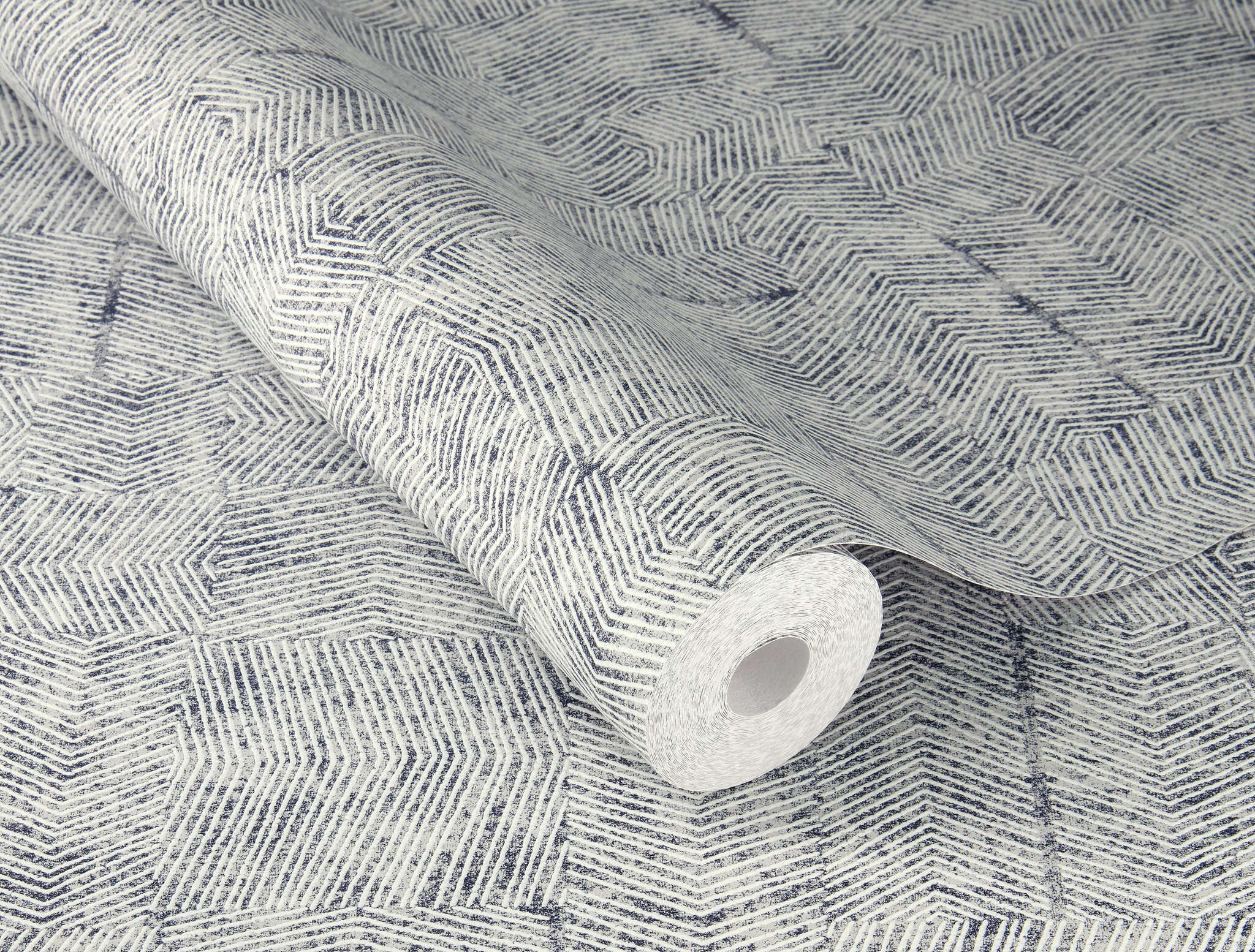 10-412734 Detailaufnahmen 1 Abstract non-woven wallpaper with a blue line pattern, In Bloom – Kurt 412734