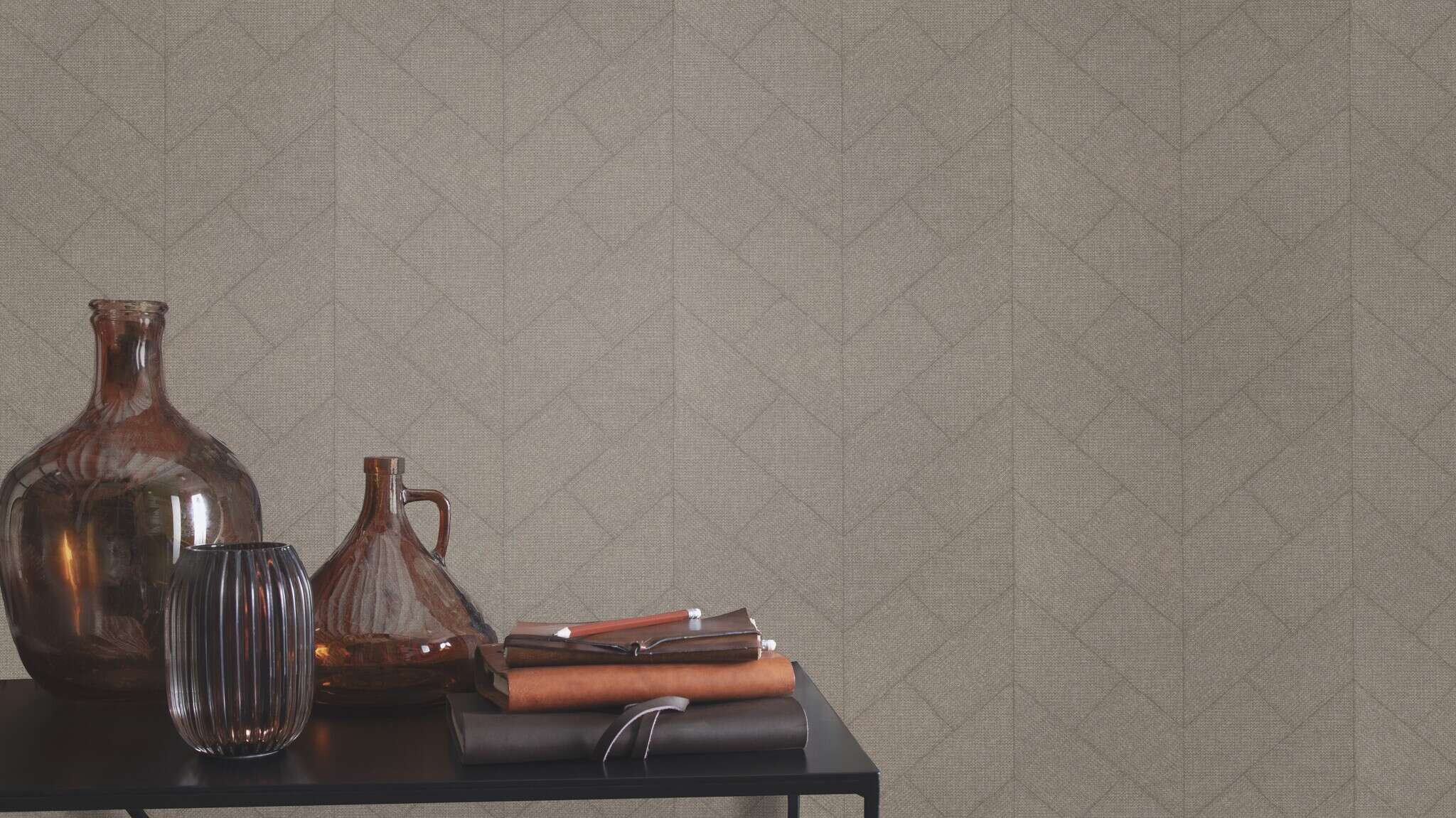 10-613780 Raumsituationen 1 Vliestapete geometrisch in Braun - Atelier Tissé Weston 613780